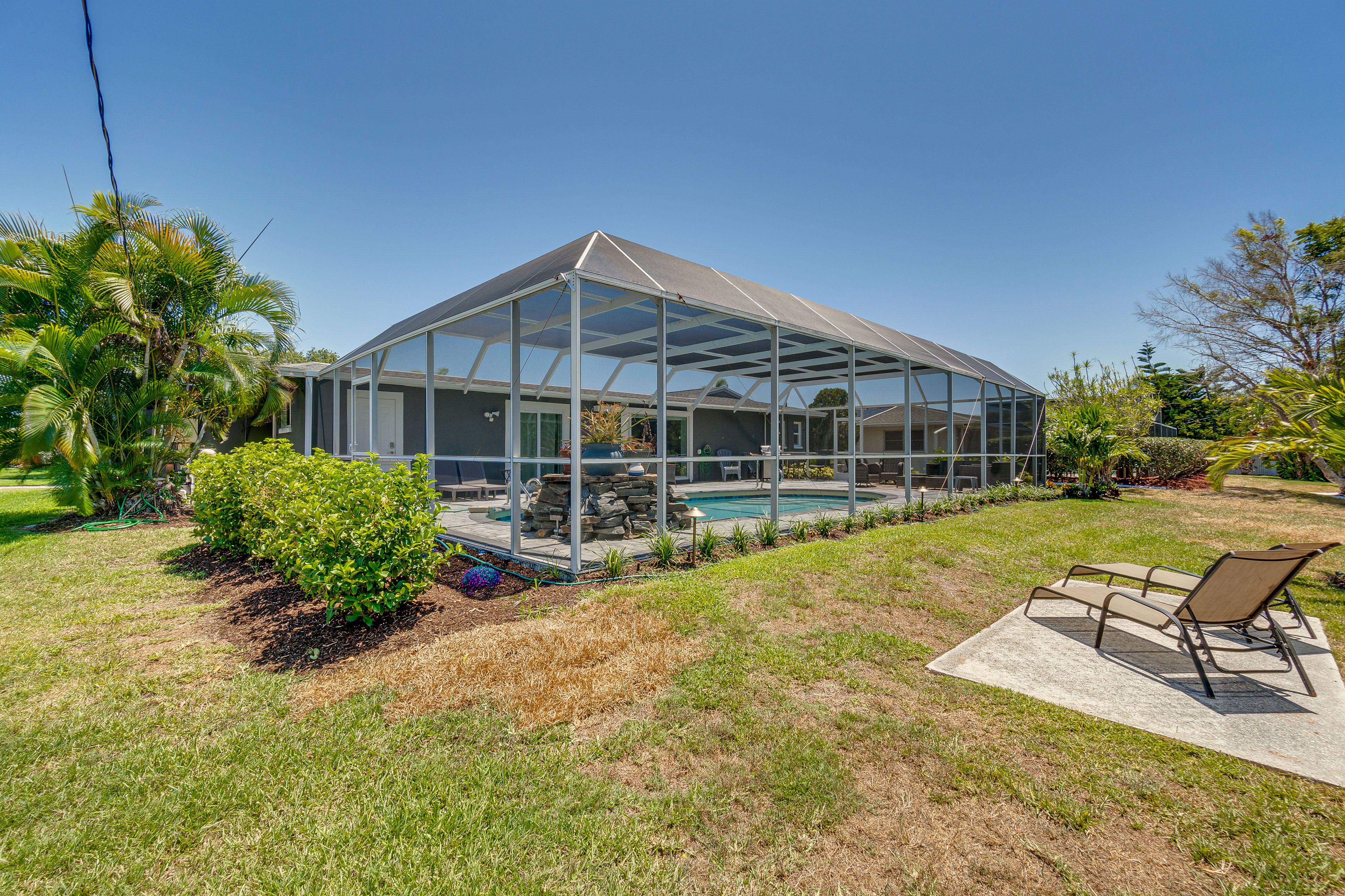 Private Yard | Pet Friendly w/ Fee