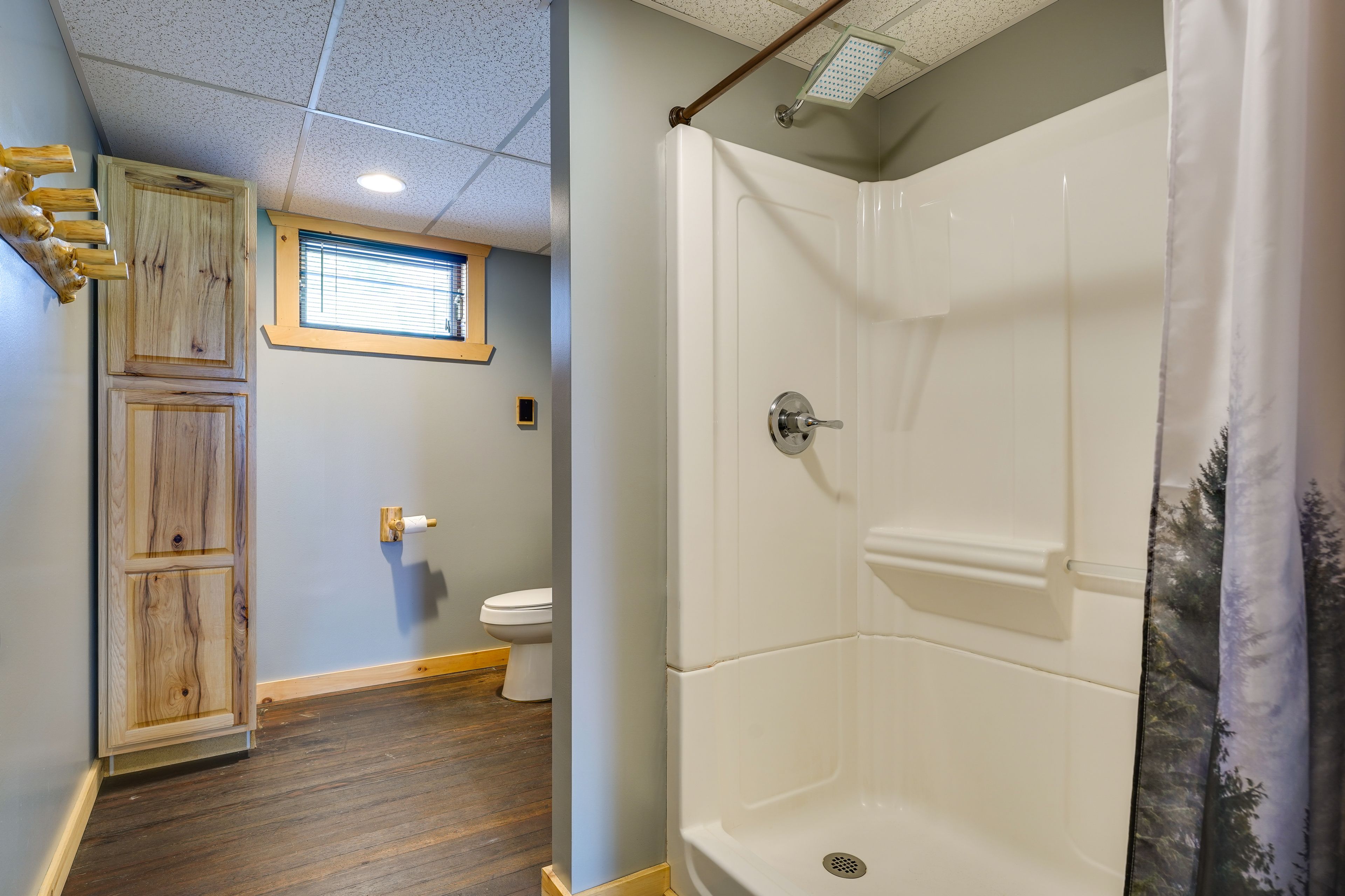 Full Bathroom | Complimentary Toiletries