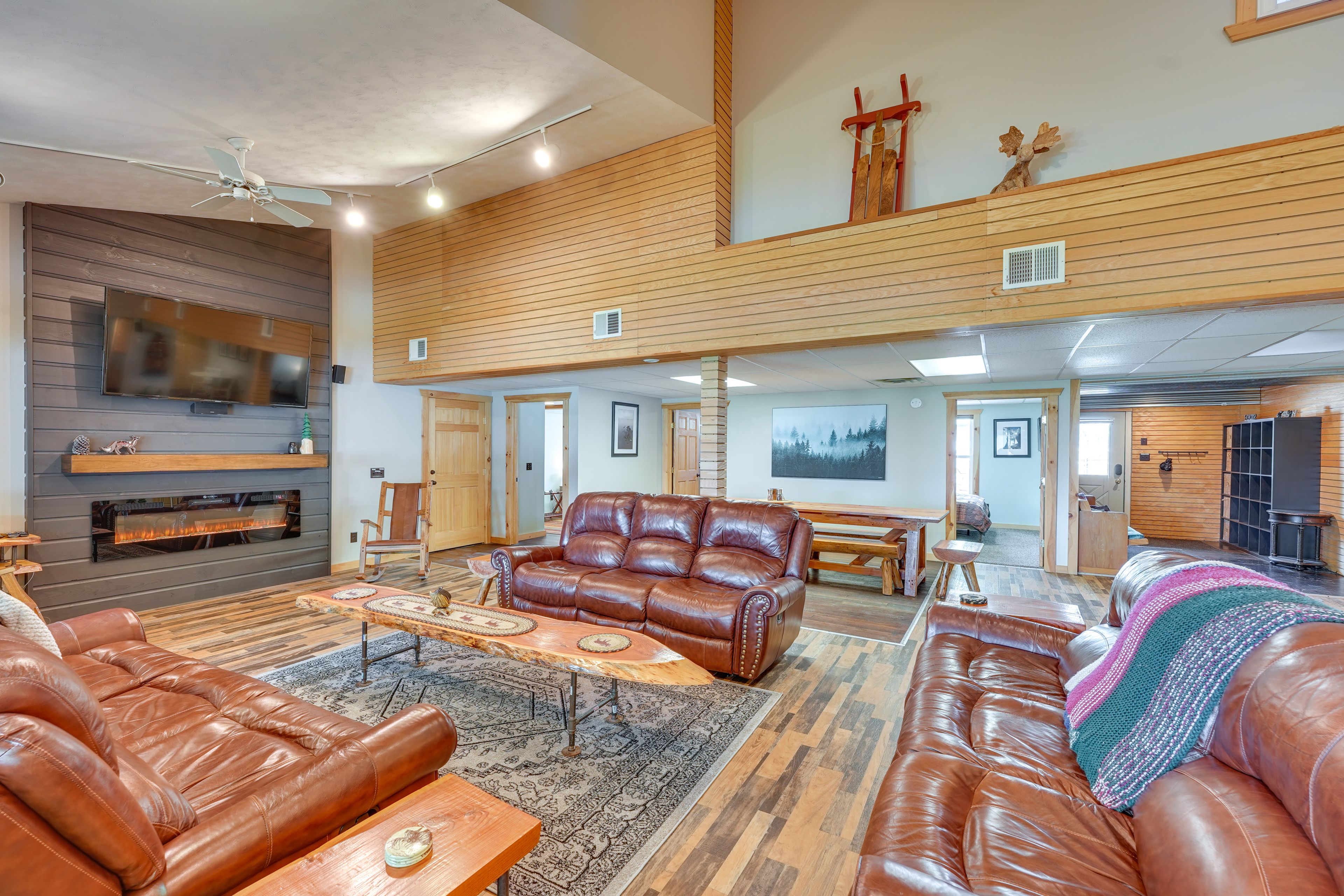 Living Room | Free WiFi | Smart TVs | Central A/C & Heating
