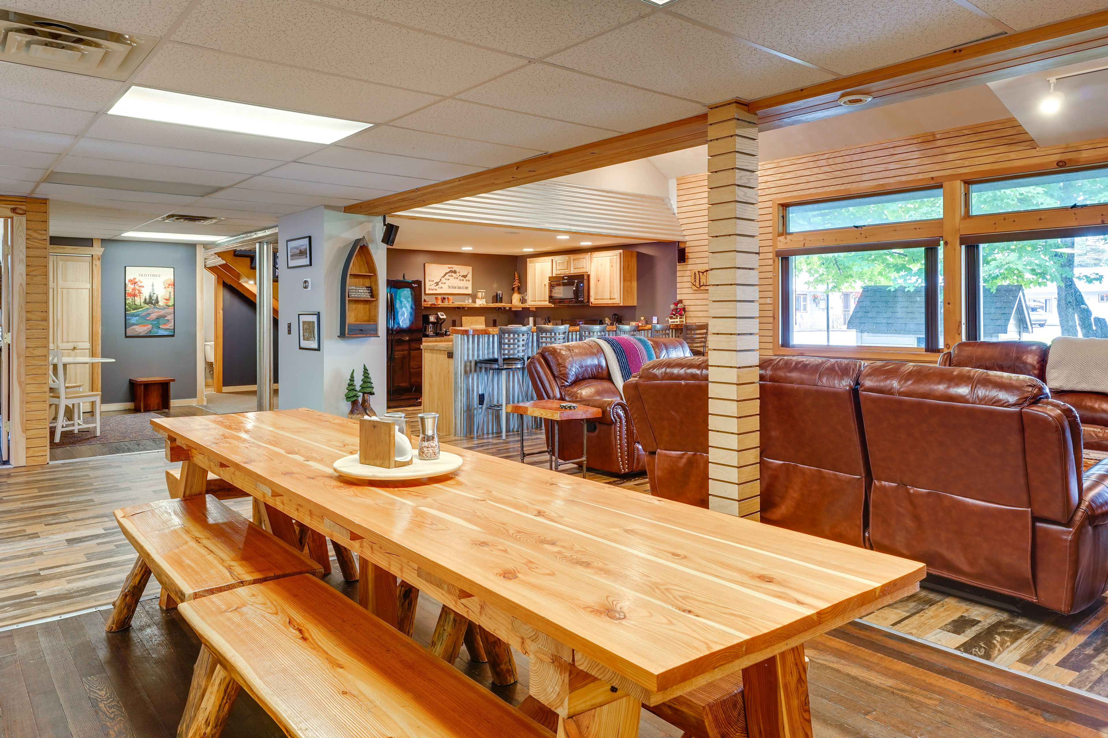 Dining Area | Dishware & Flatware Provided