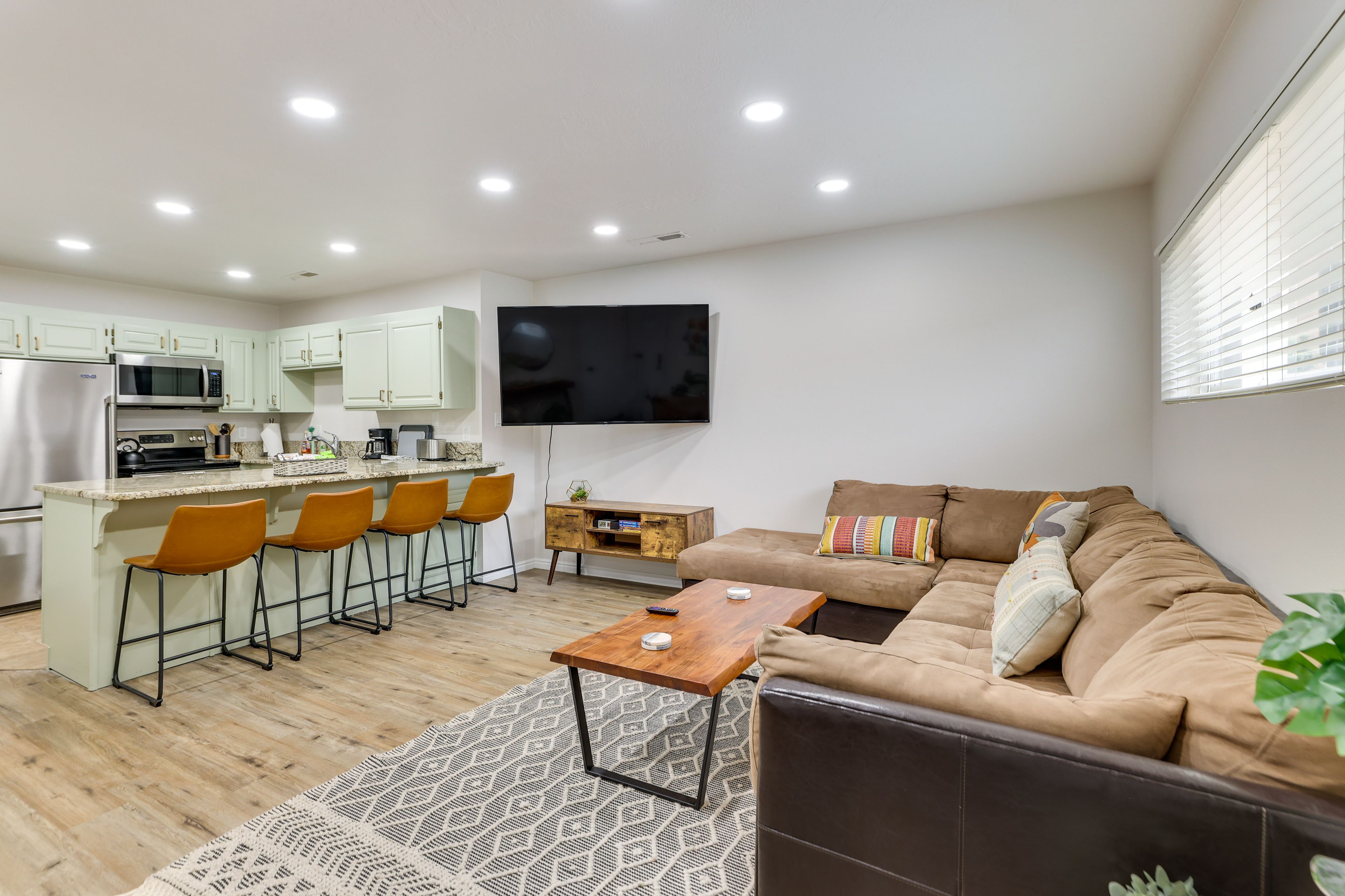 Living Room | Smart TV