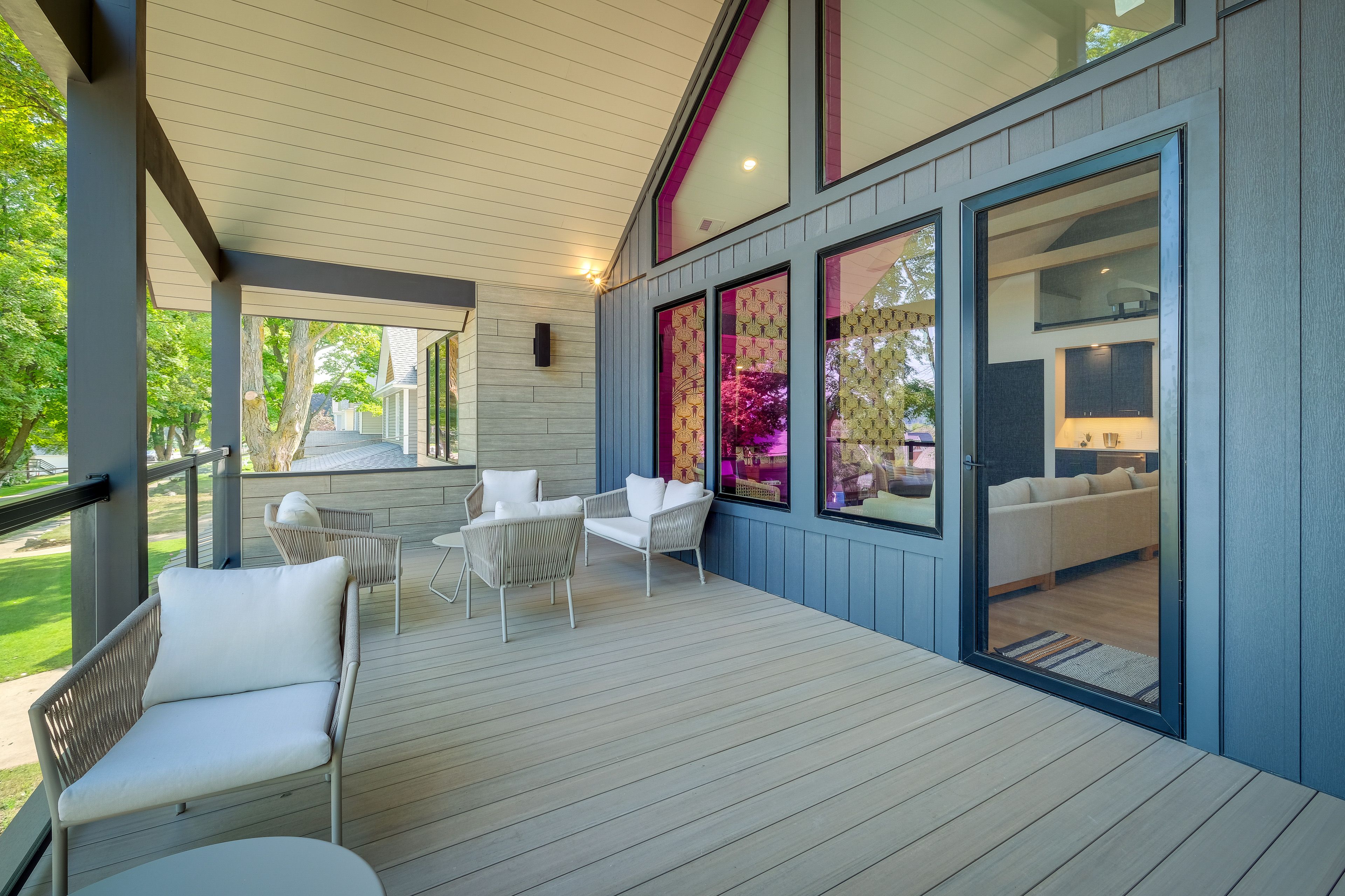 Balcony | Outdoor Seating & Dining