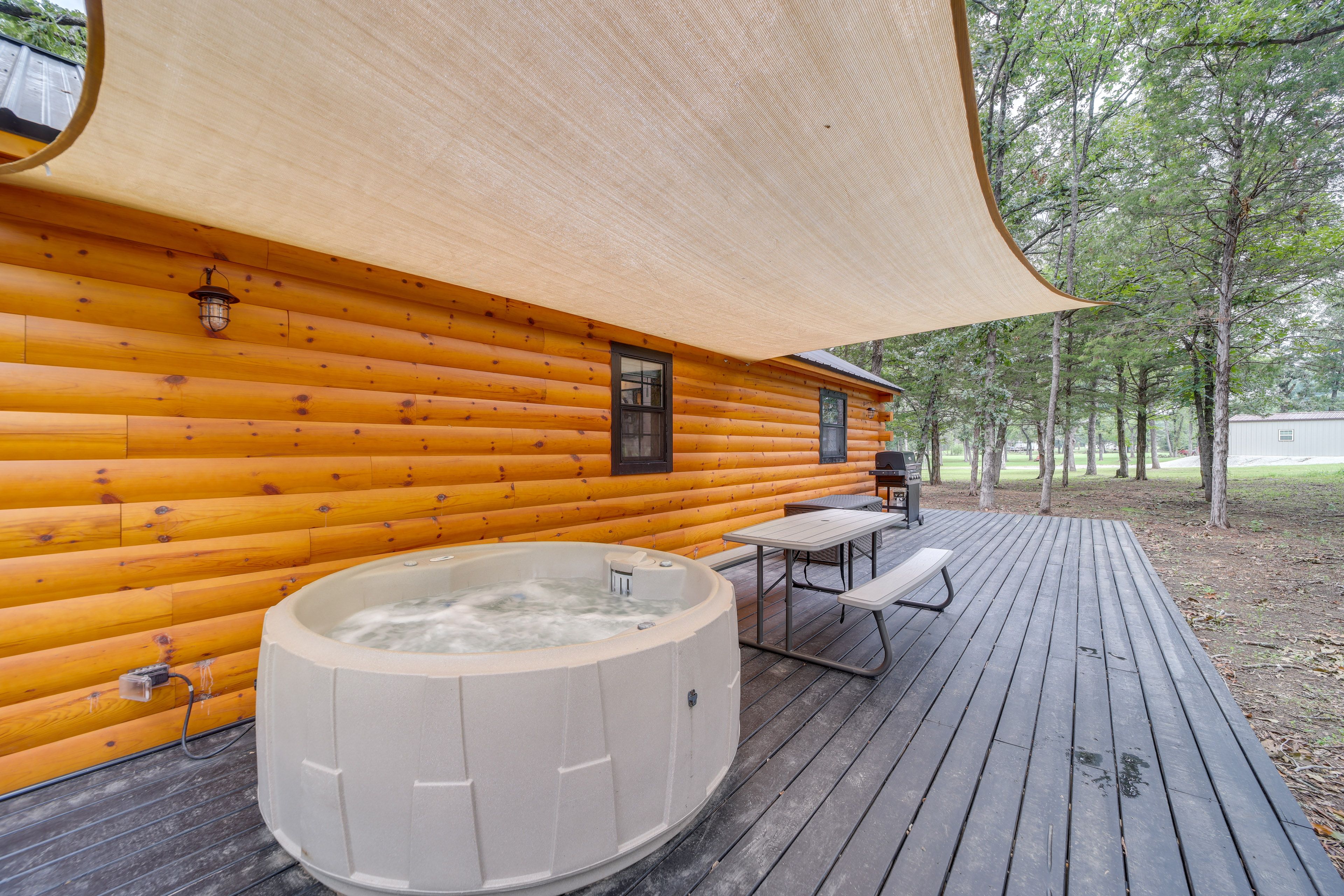 Deck | Hot Tub | Gas Grill