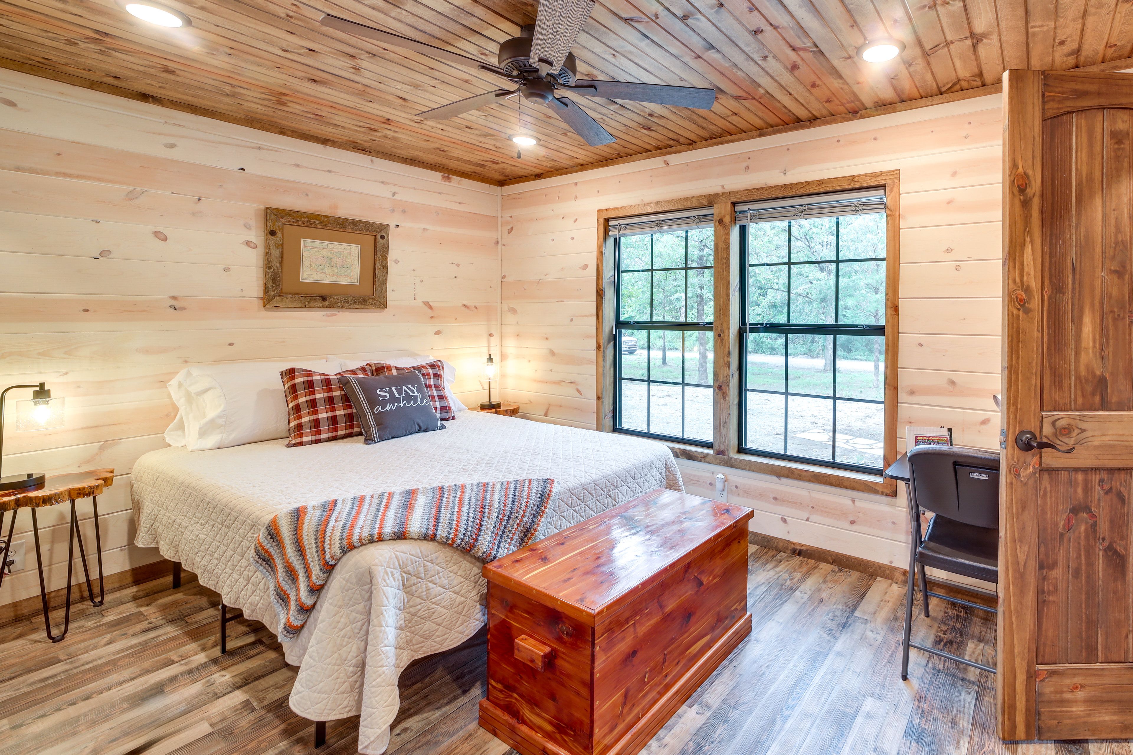 Bedroom | Queen Bed | Washer & Dryer