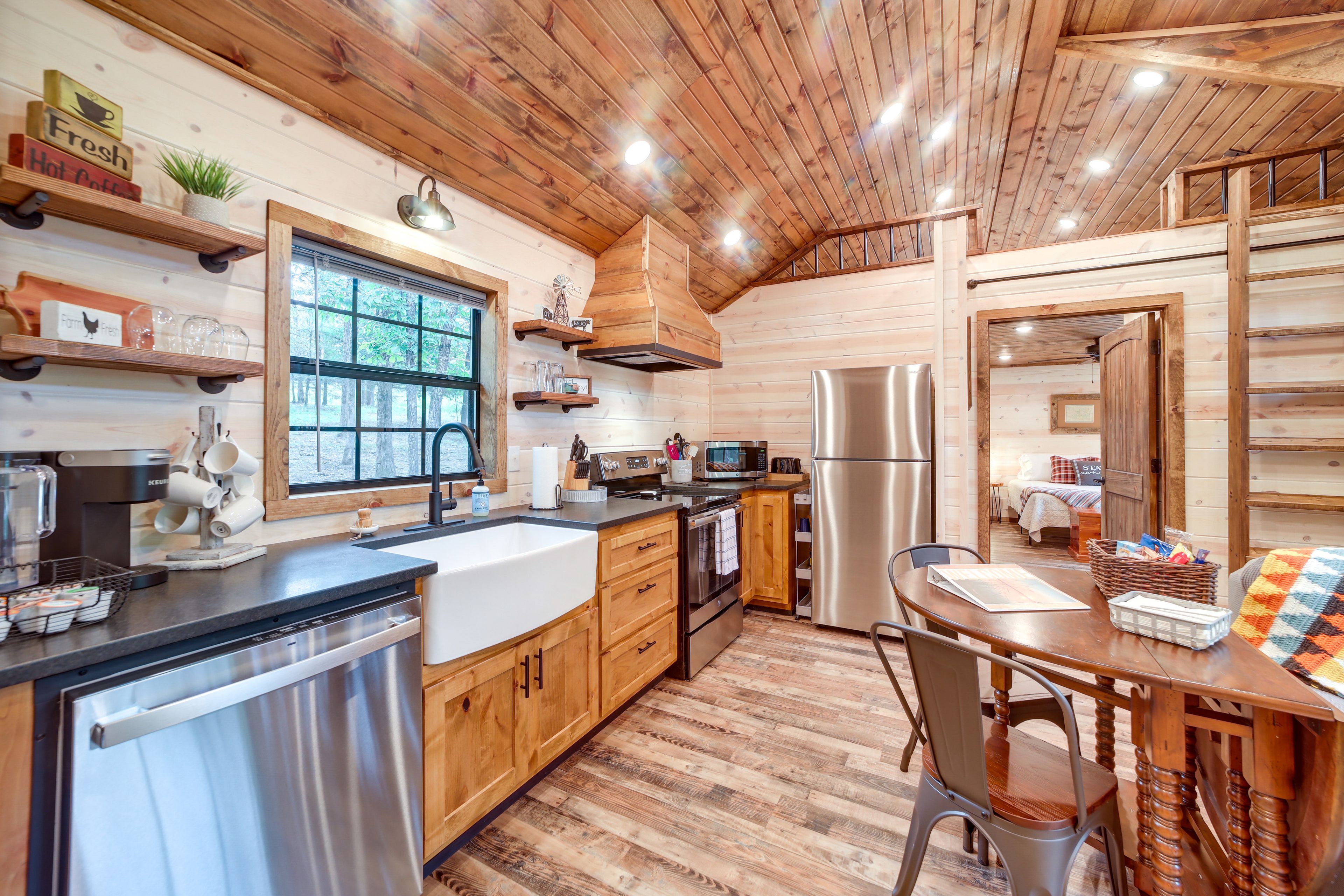 McAlester Vacation Rental | 1BR | 1BA | 828 Sq Ft | Steps Required to Enter