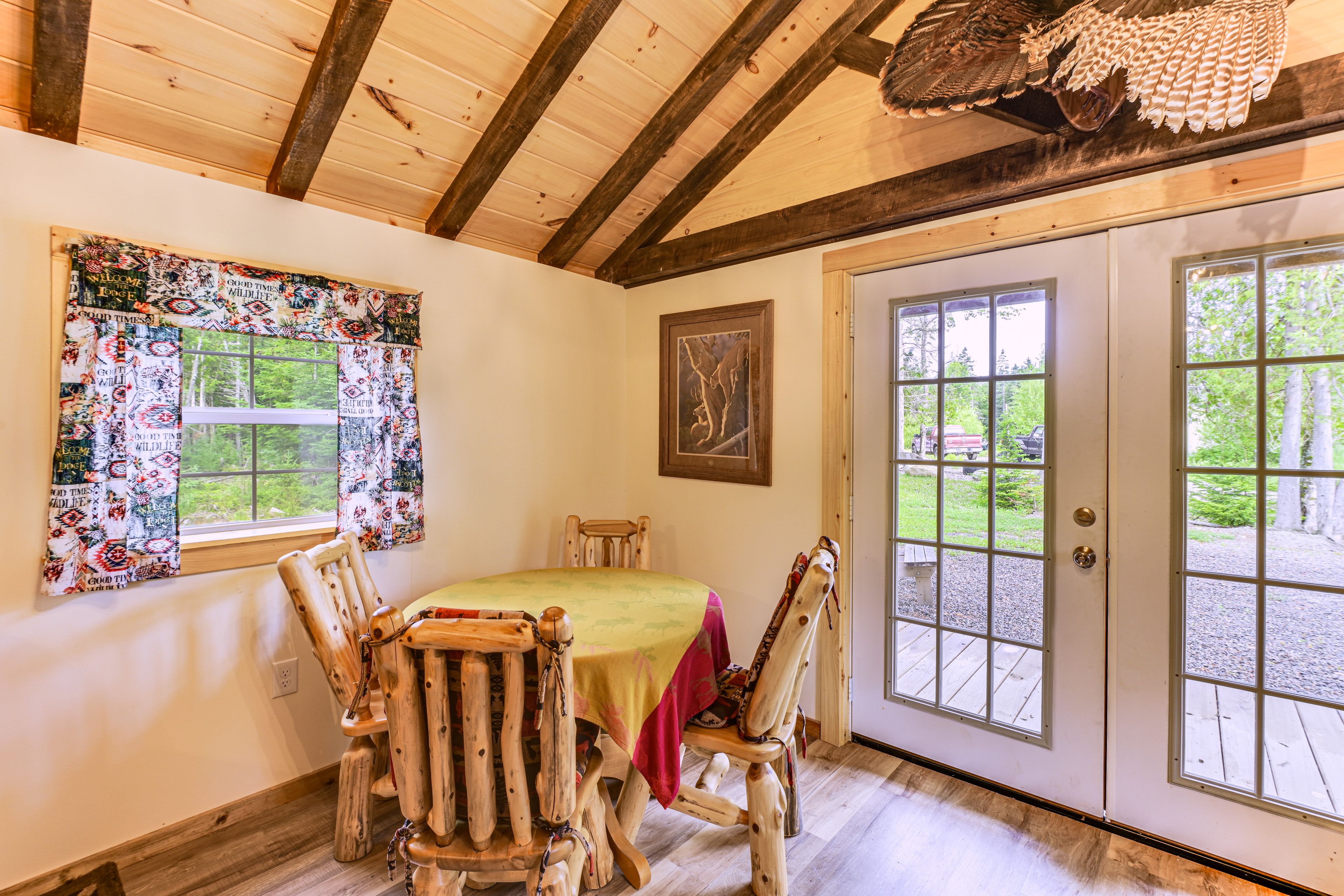 Dining Area | Dishware/Flatware
