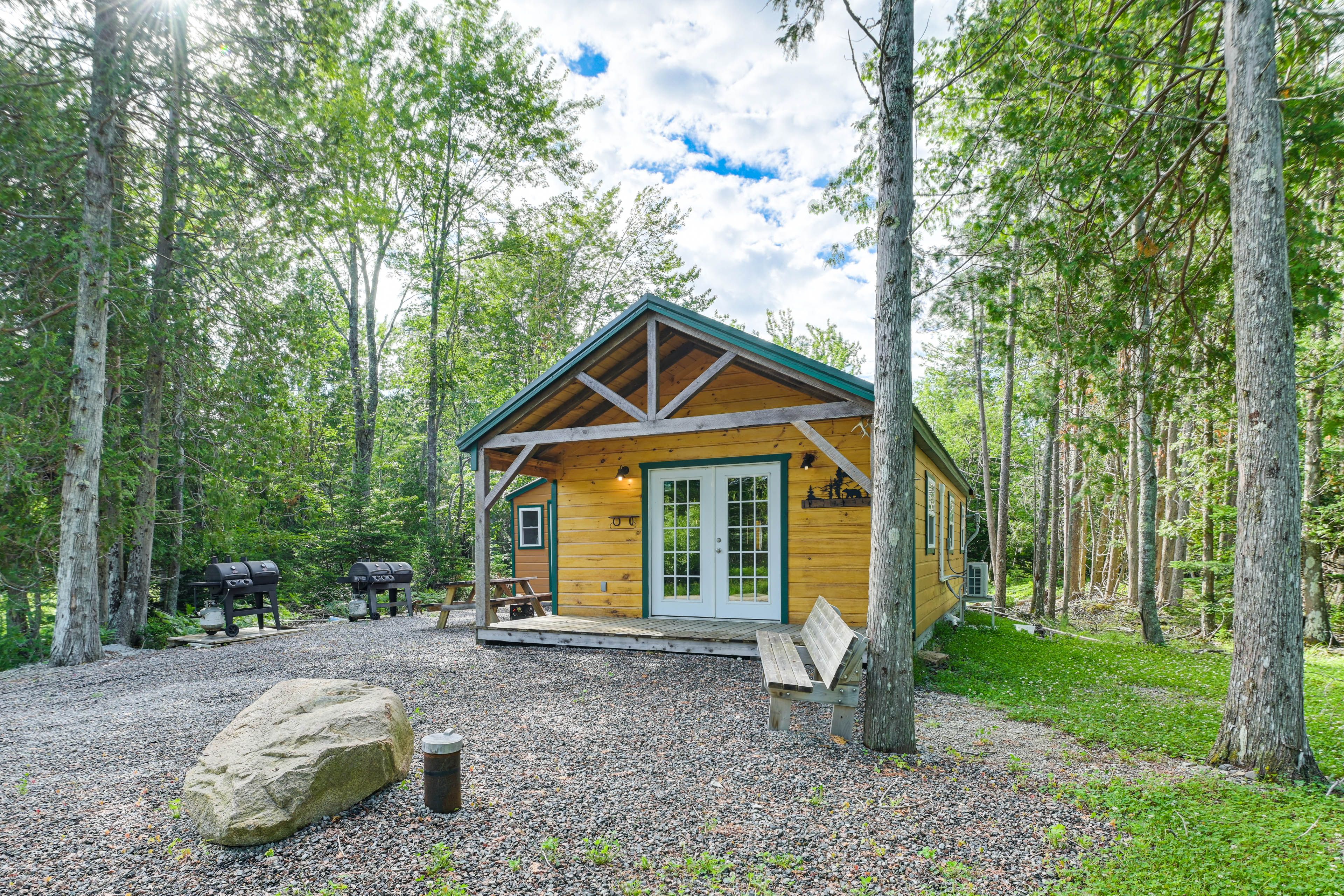 Cabin Exterior | Deck