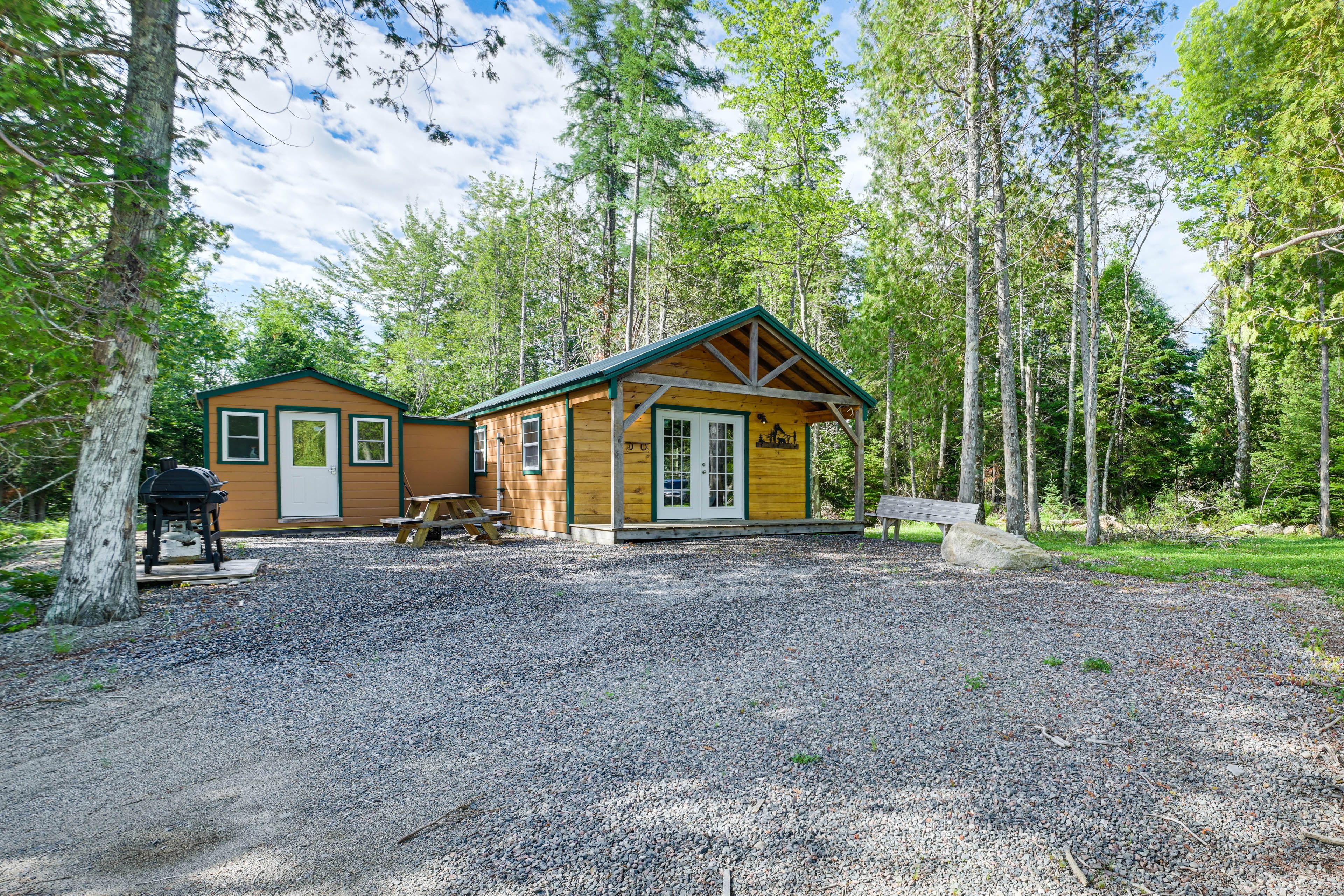 Parking | Gravel Driveway (2 Vehicles)