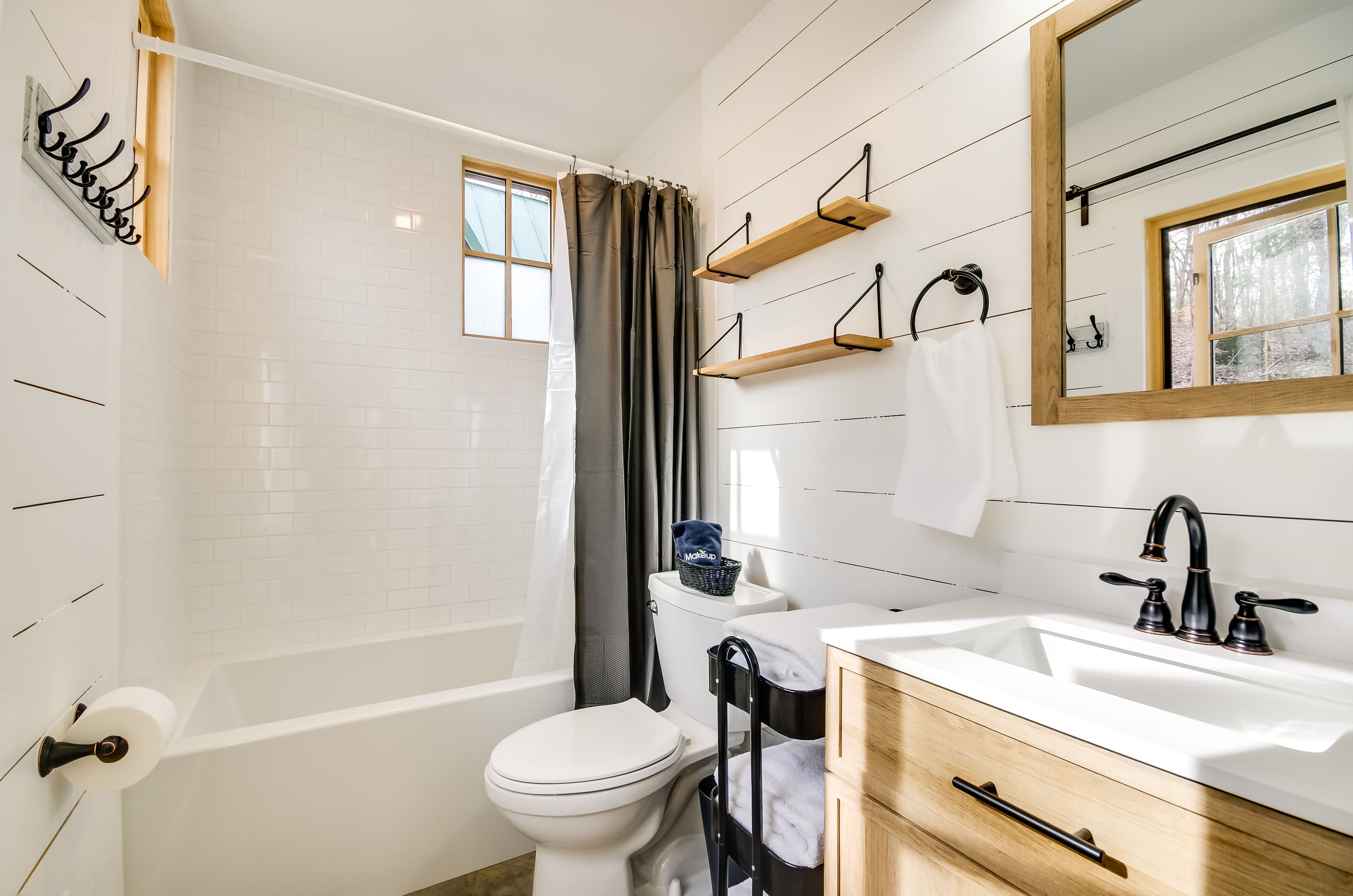 Full Bathroom | 1st Floor