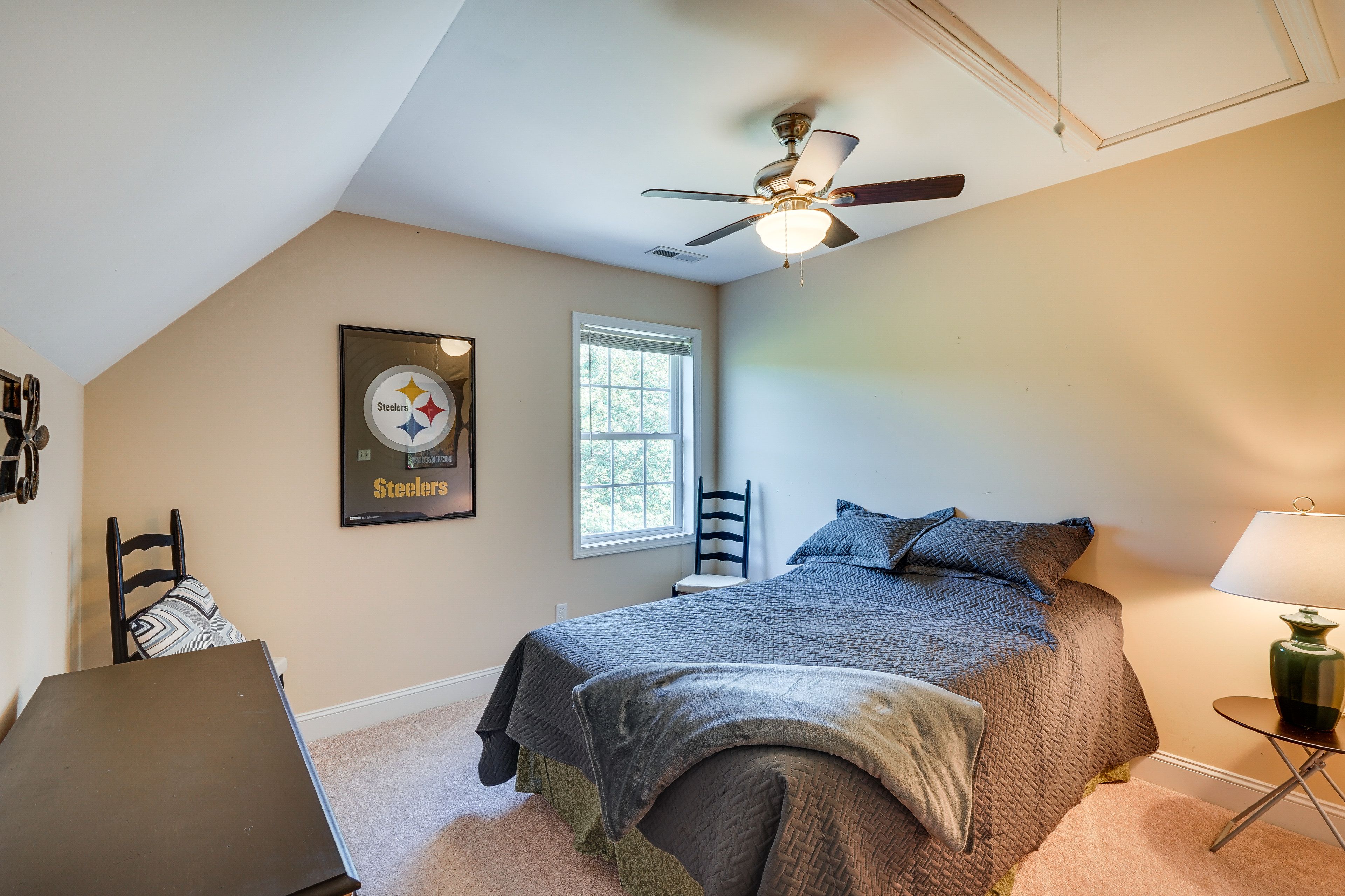 Bedroom 3 | Queen Bed