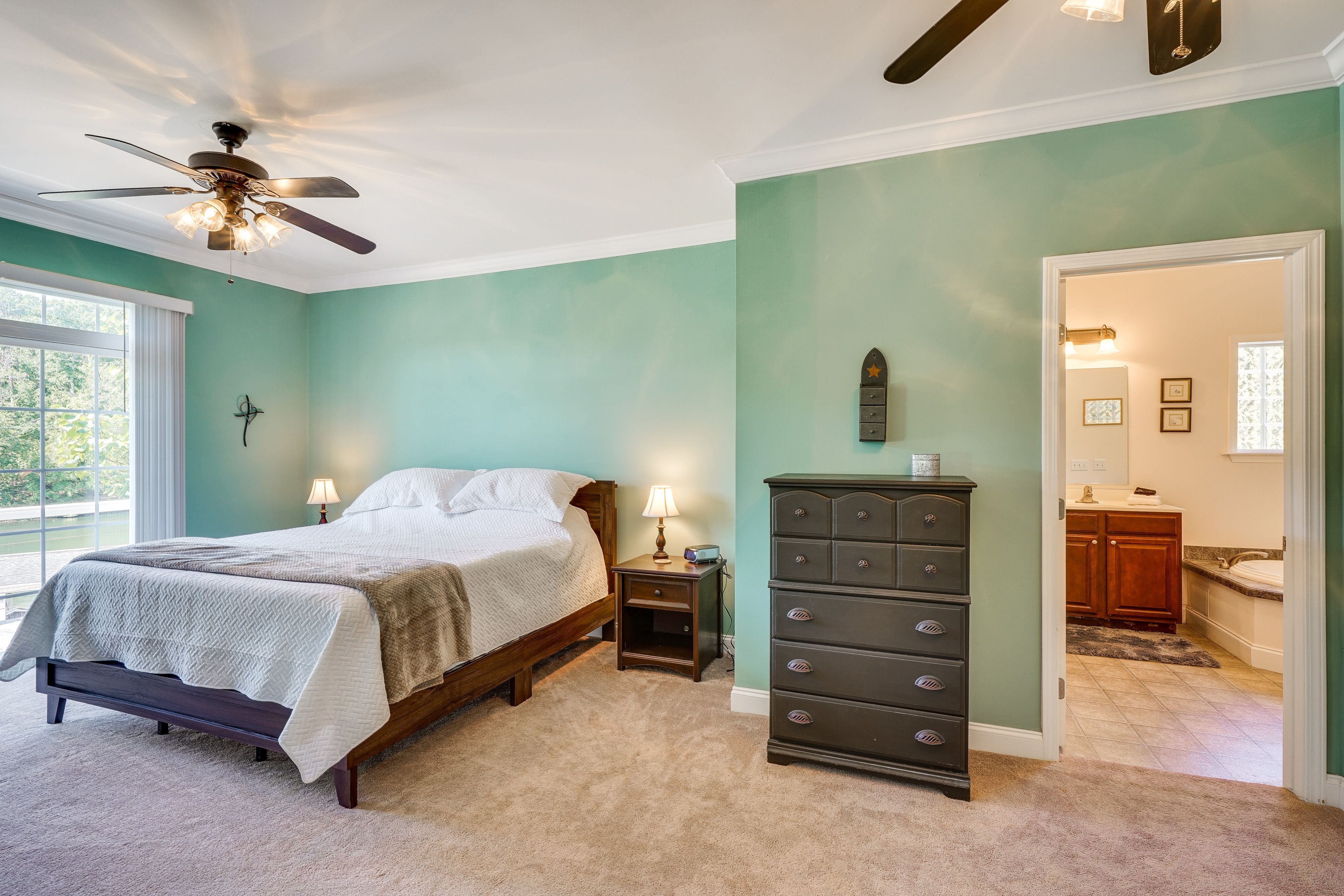 Bedroom 1 | King Bed | Linens Provided | En-Suite Bathroom