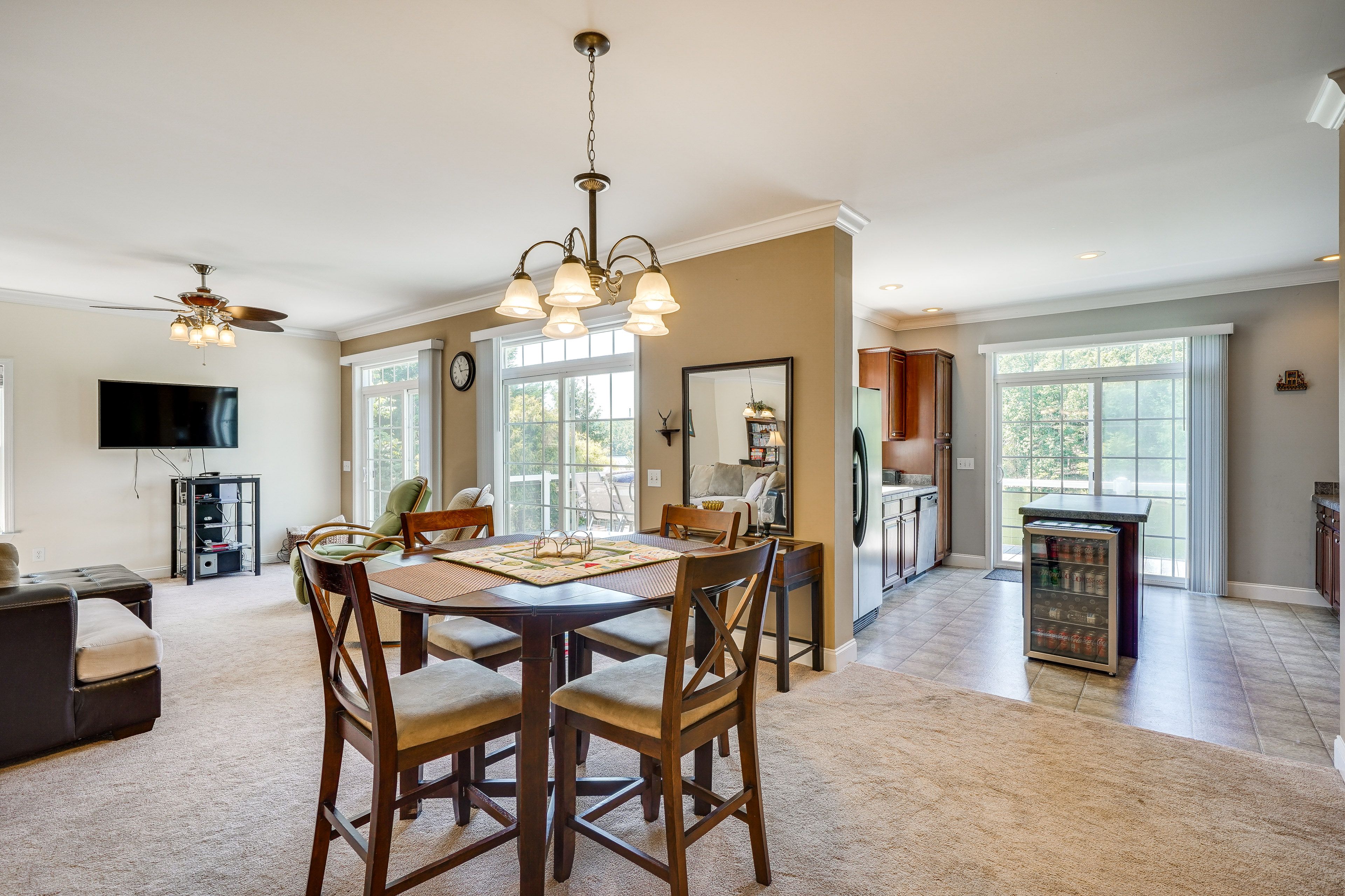 Additional Dining Area