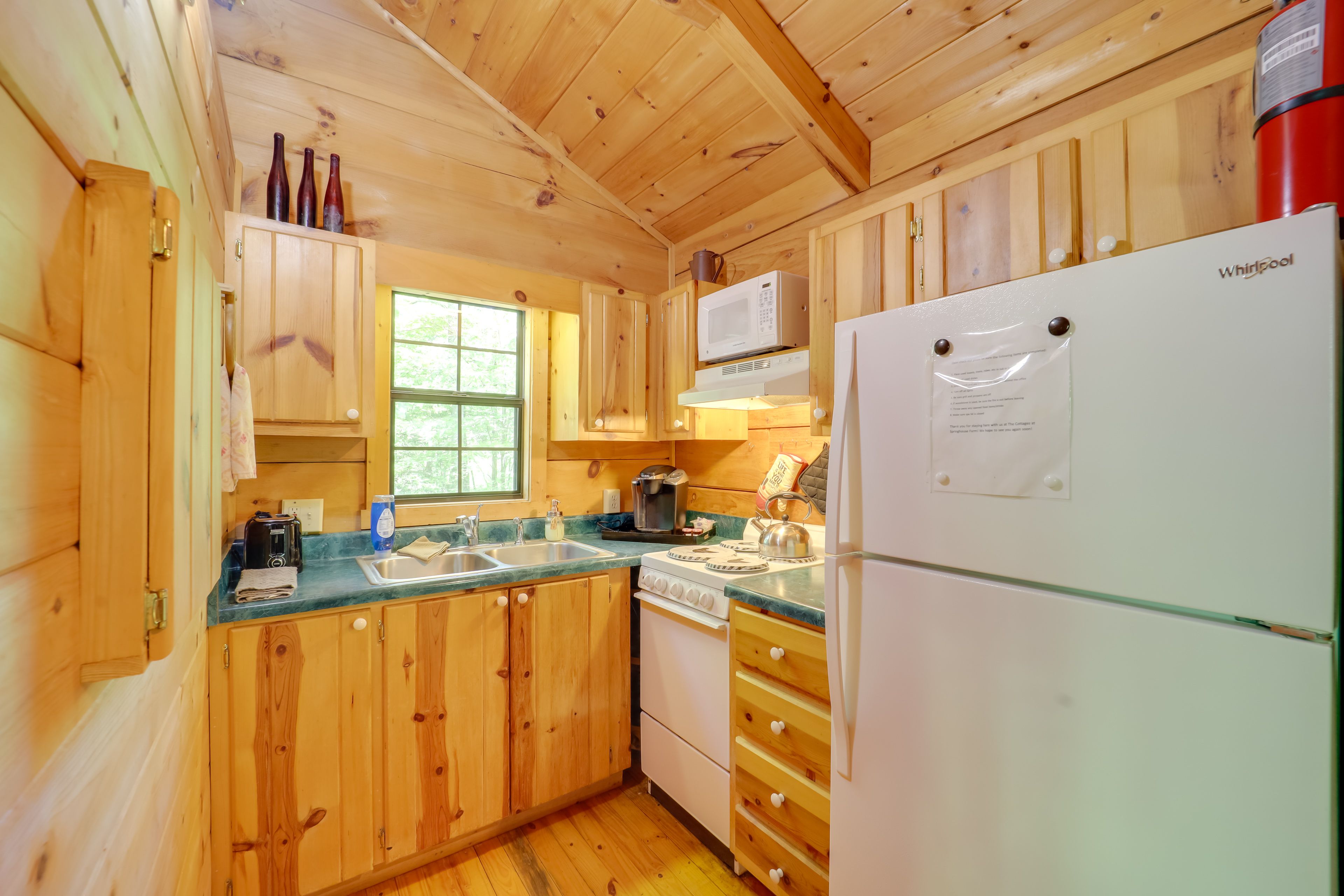 Kitchen | Keurig & Drip Coffee Makers | Tea & Coffee Provided | Cooking Basics
