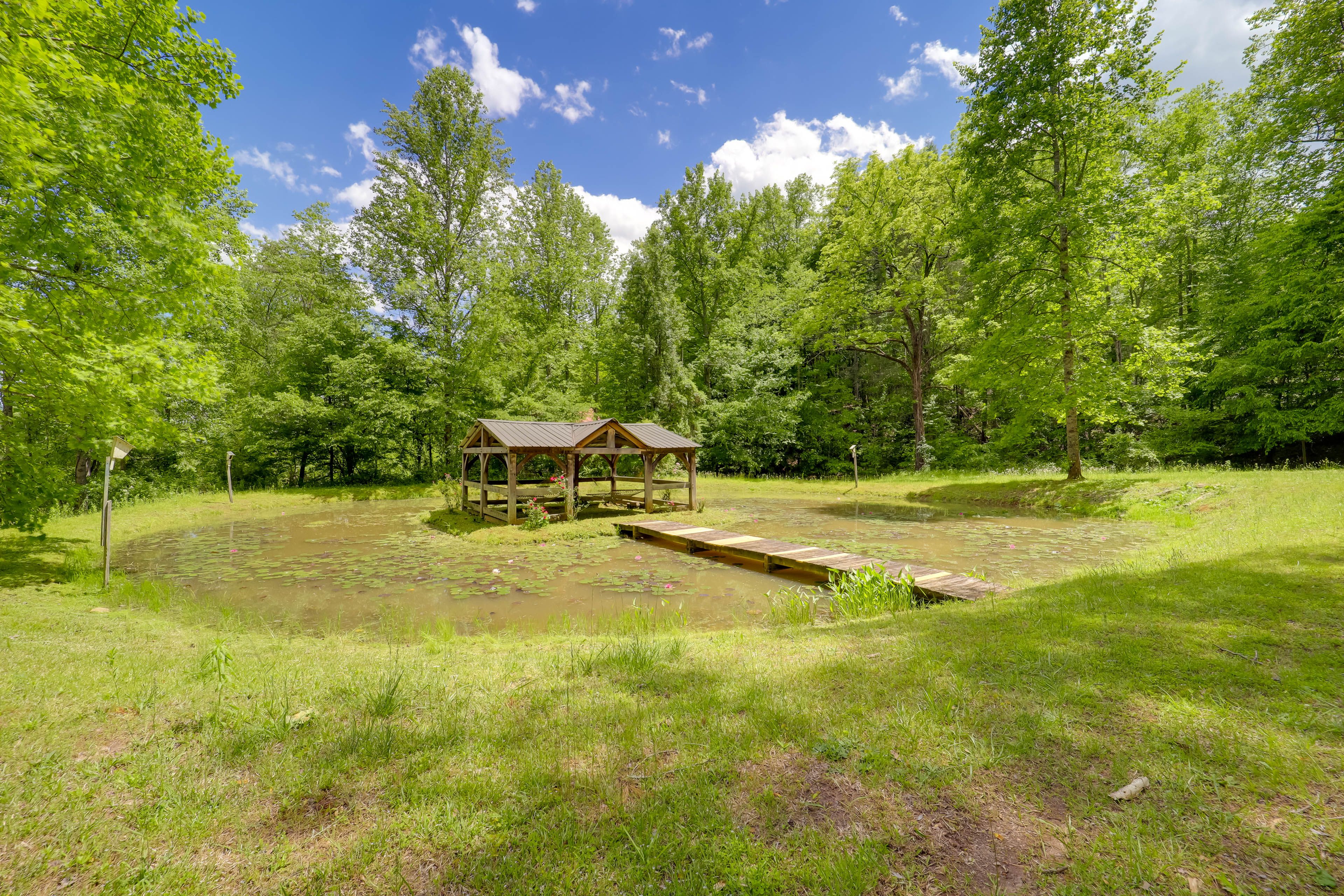 Cottages at Spring House Farm | Community Amenities | Gazebo w/ Hammocks