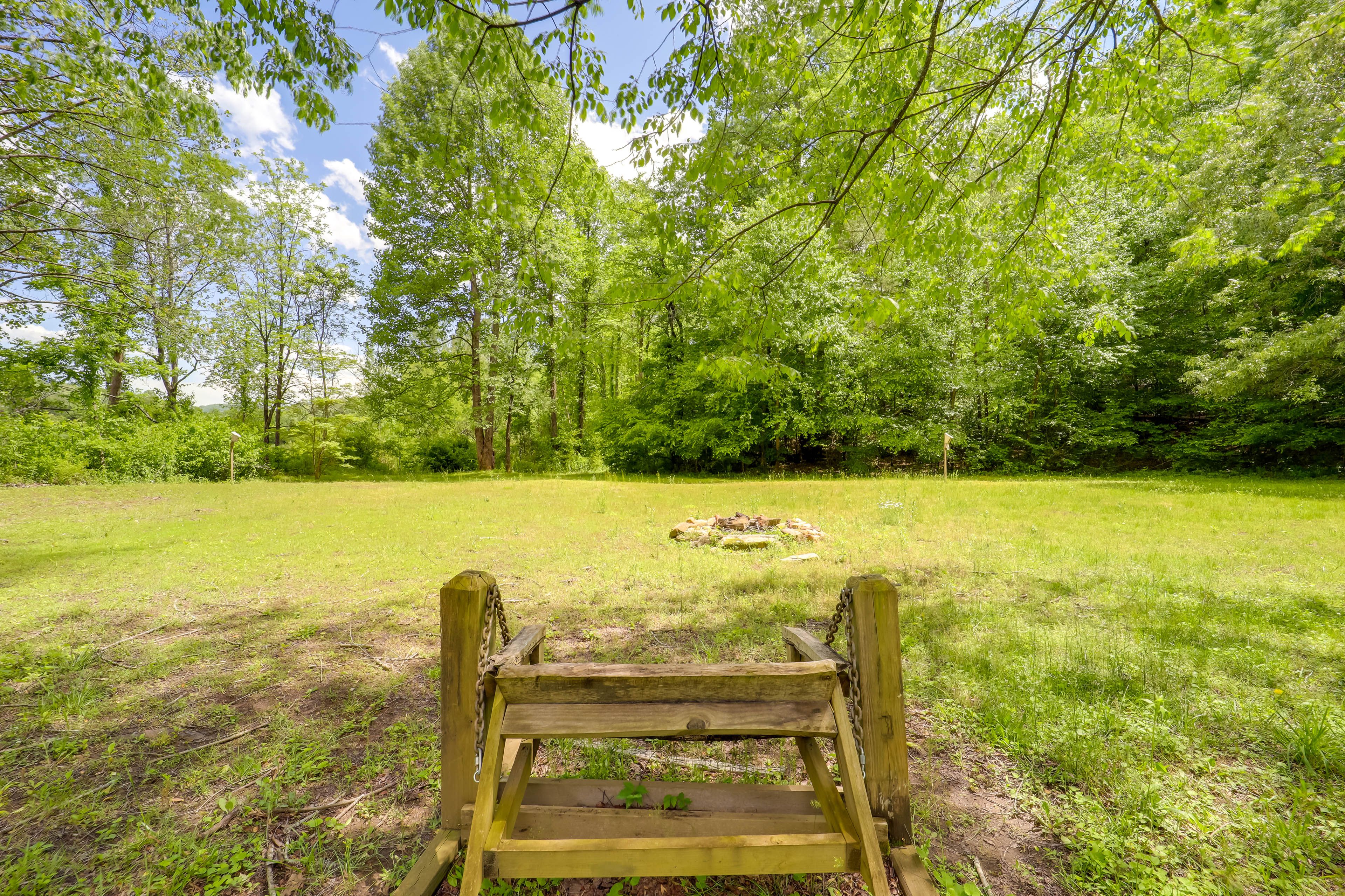 Large Yard | Fire Pit
