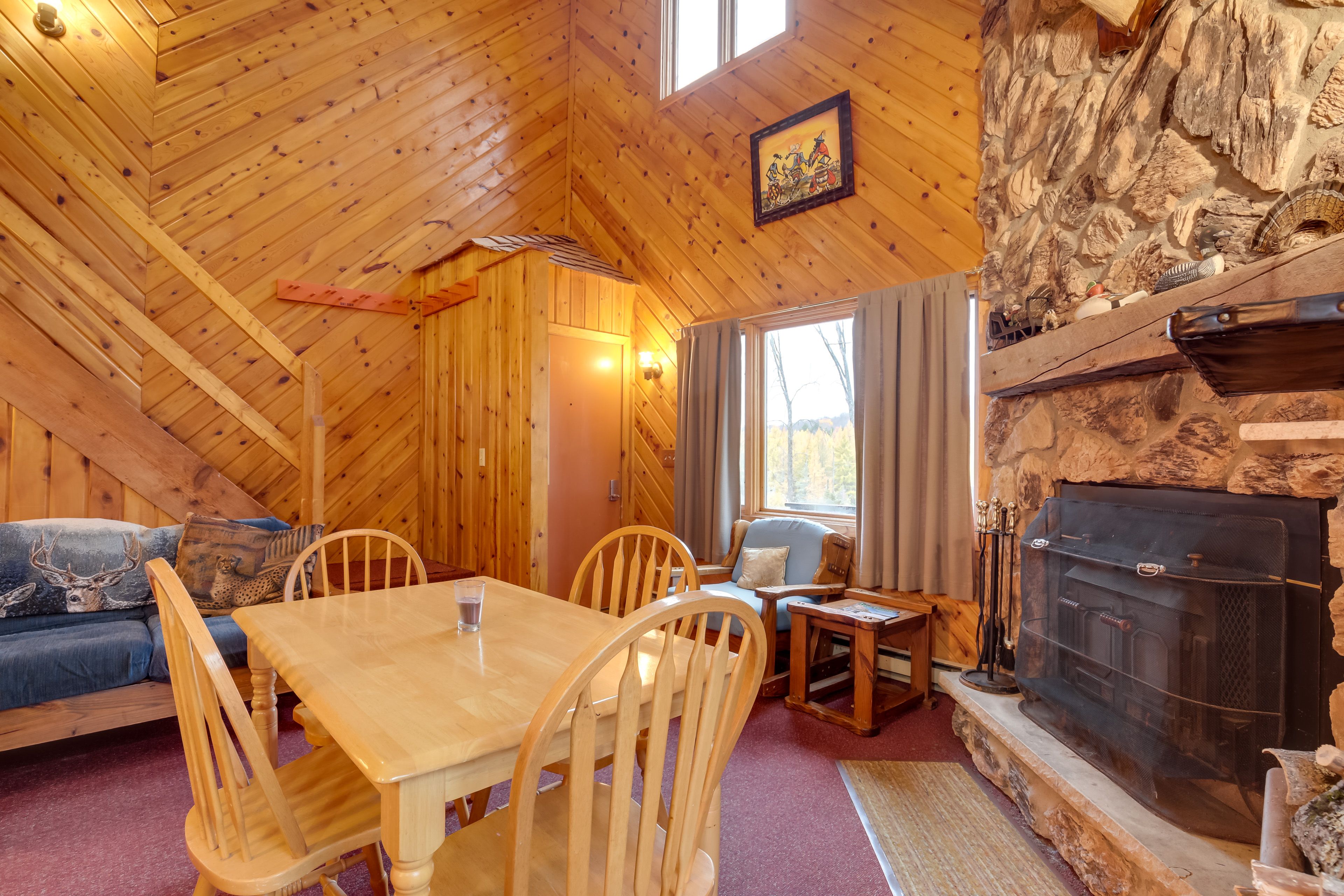 Living Room | Fireplace | TV w/ Cable | Dog Friendly