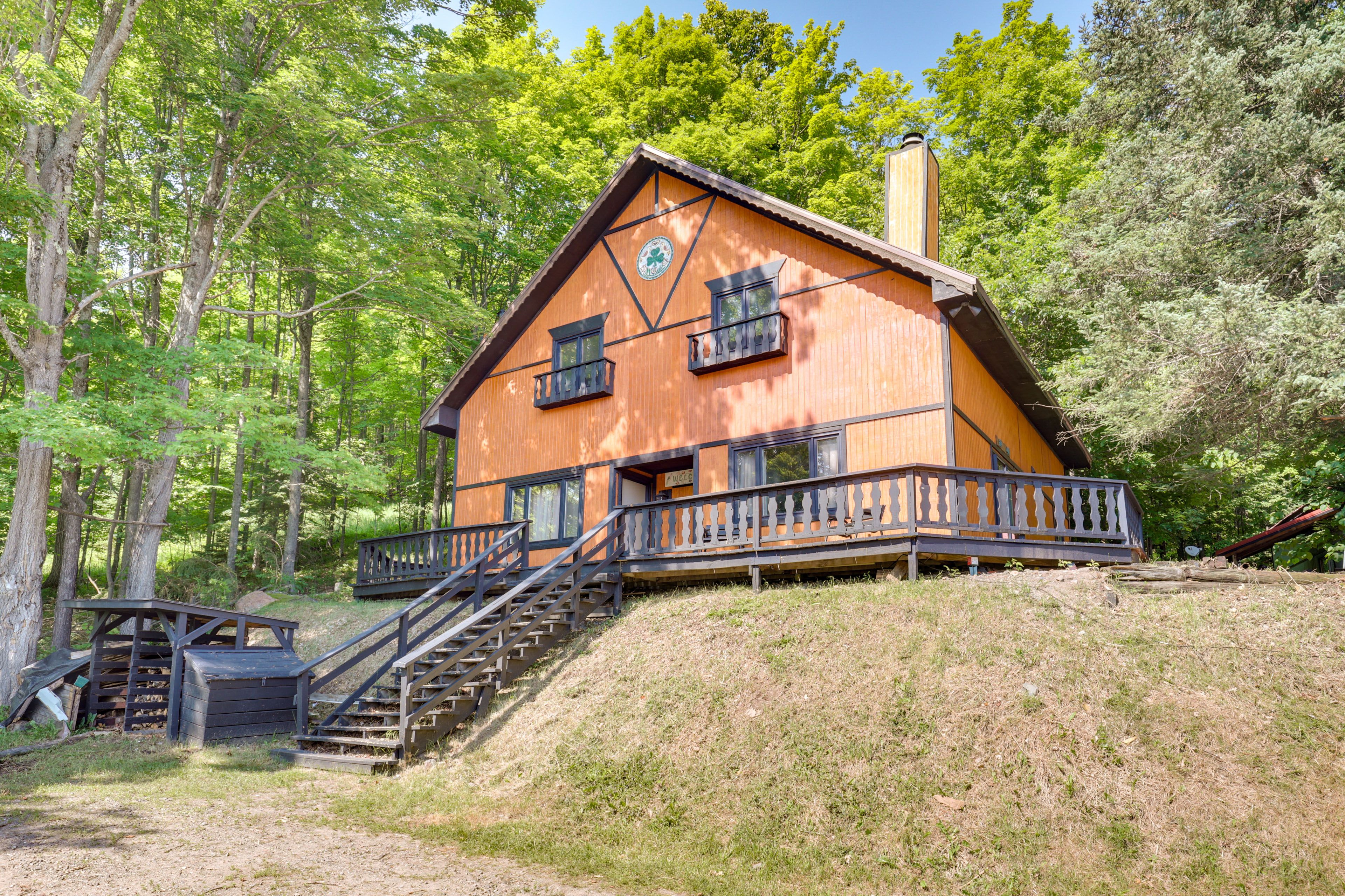 Iron River Vacation Rental | 3BR | 1.5BA | 1,100 Sq Ft | Stairs Required
