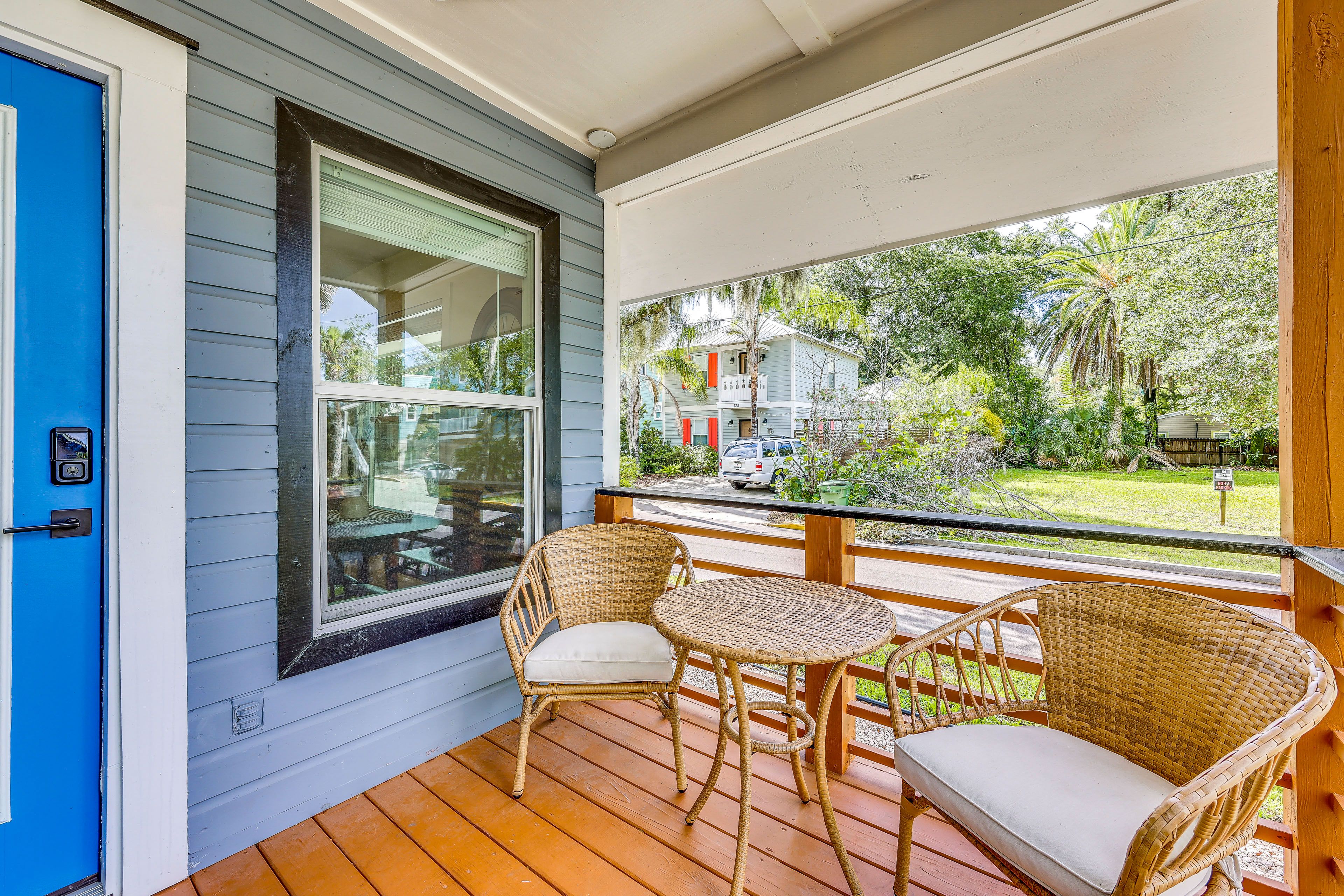 Front Porch | Outdoor Seating
