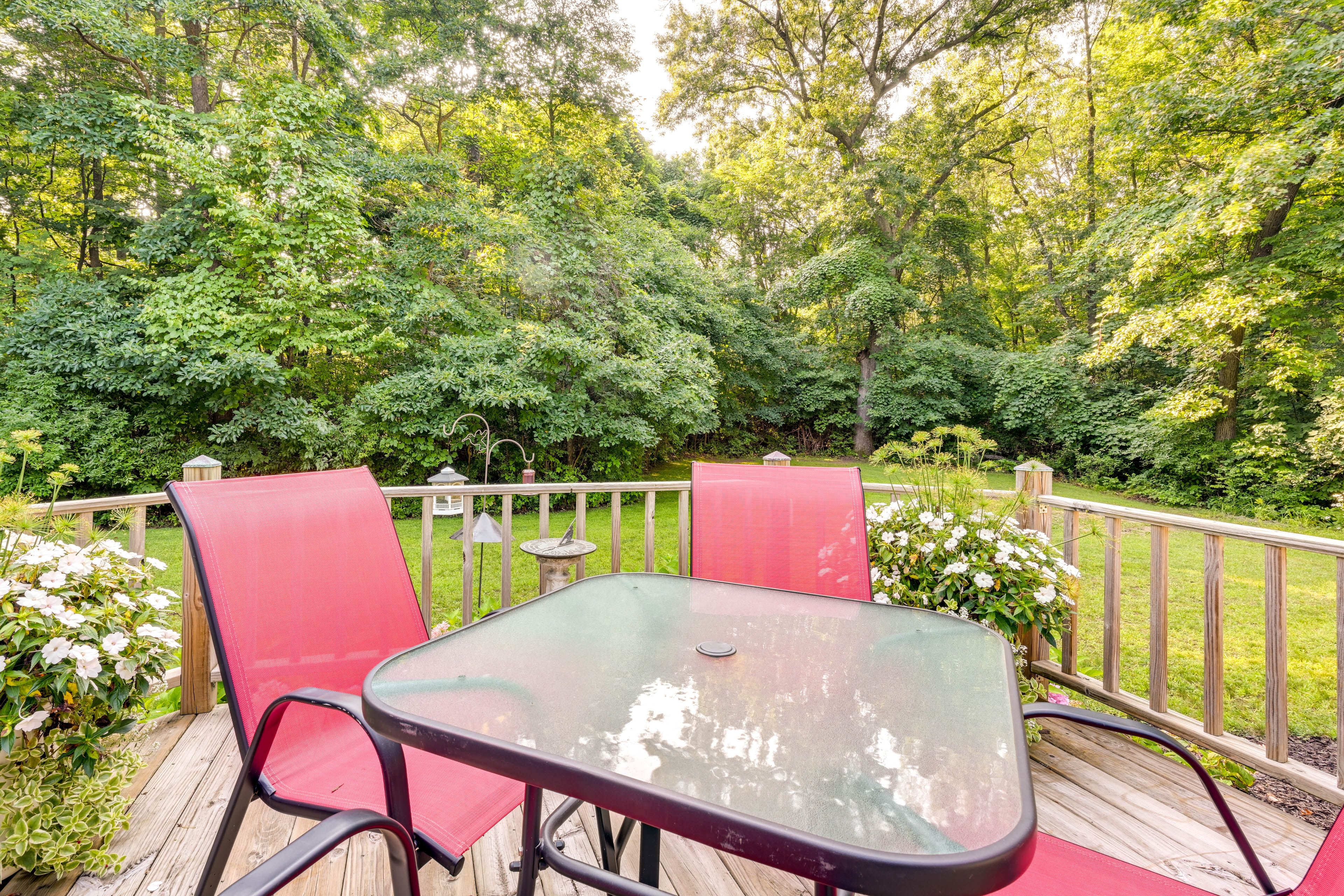 Cottage Exterior | Dining Area