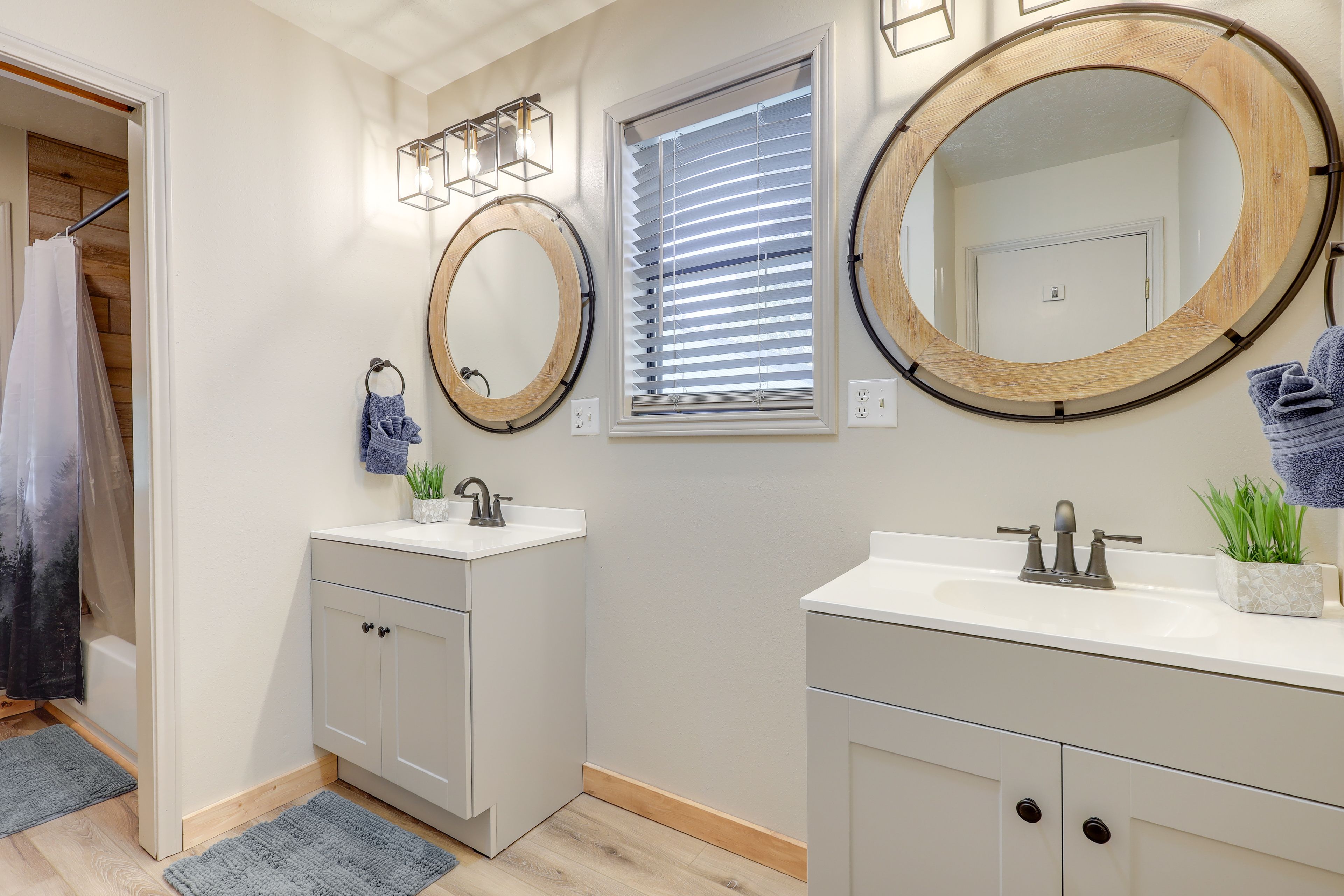 En-Suite Bathroom