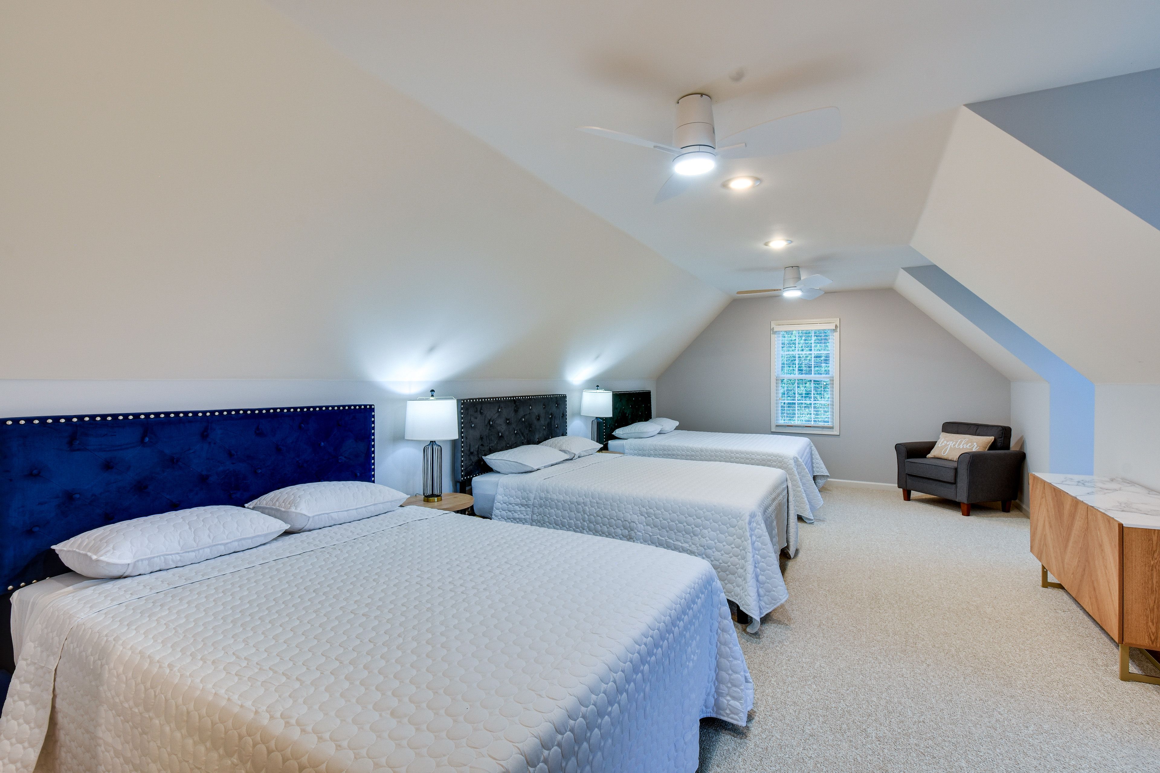 Bedroom 2 | 3 Queen Beds