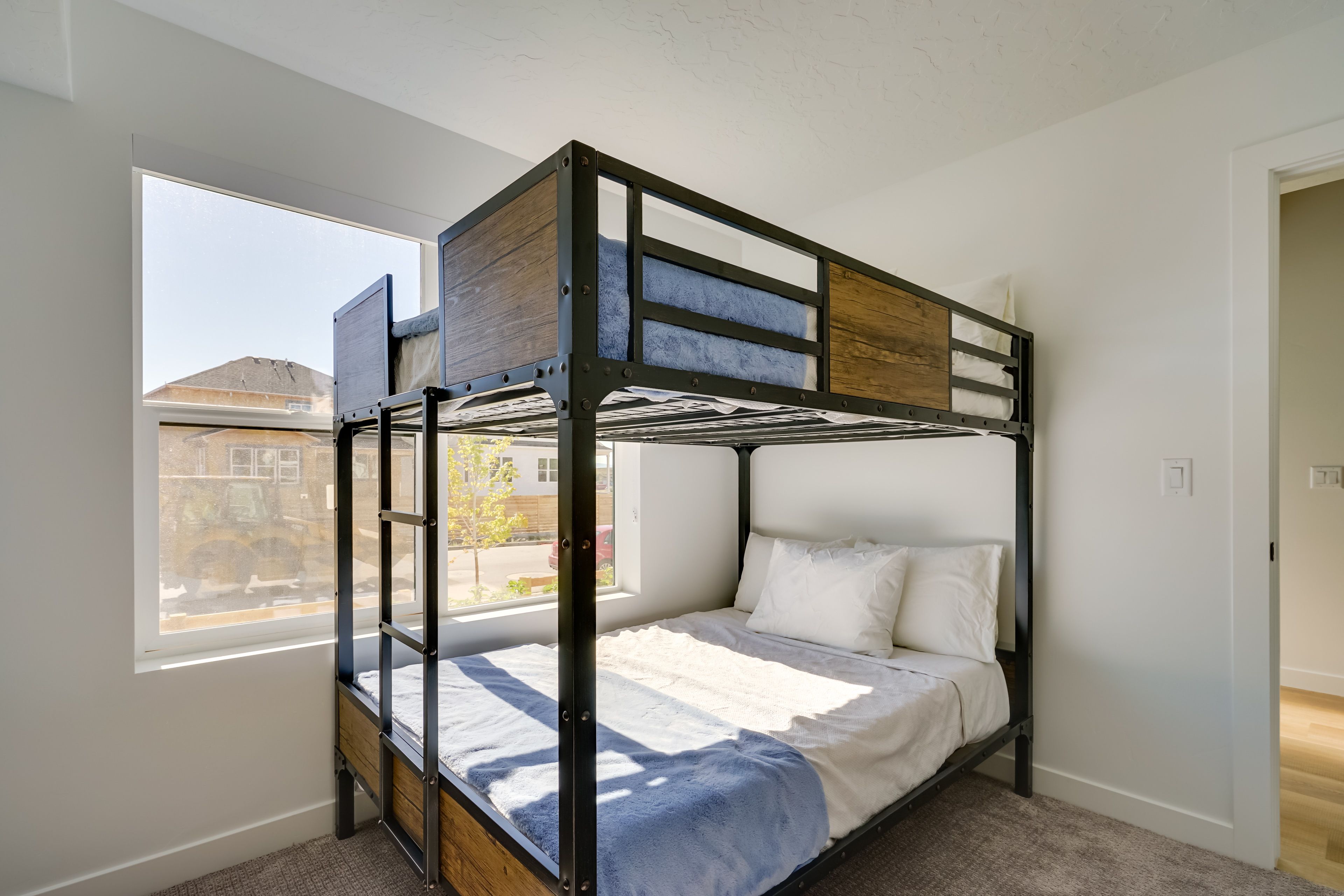 Bedroom 3 | Full Bunk Bed | Desk Space