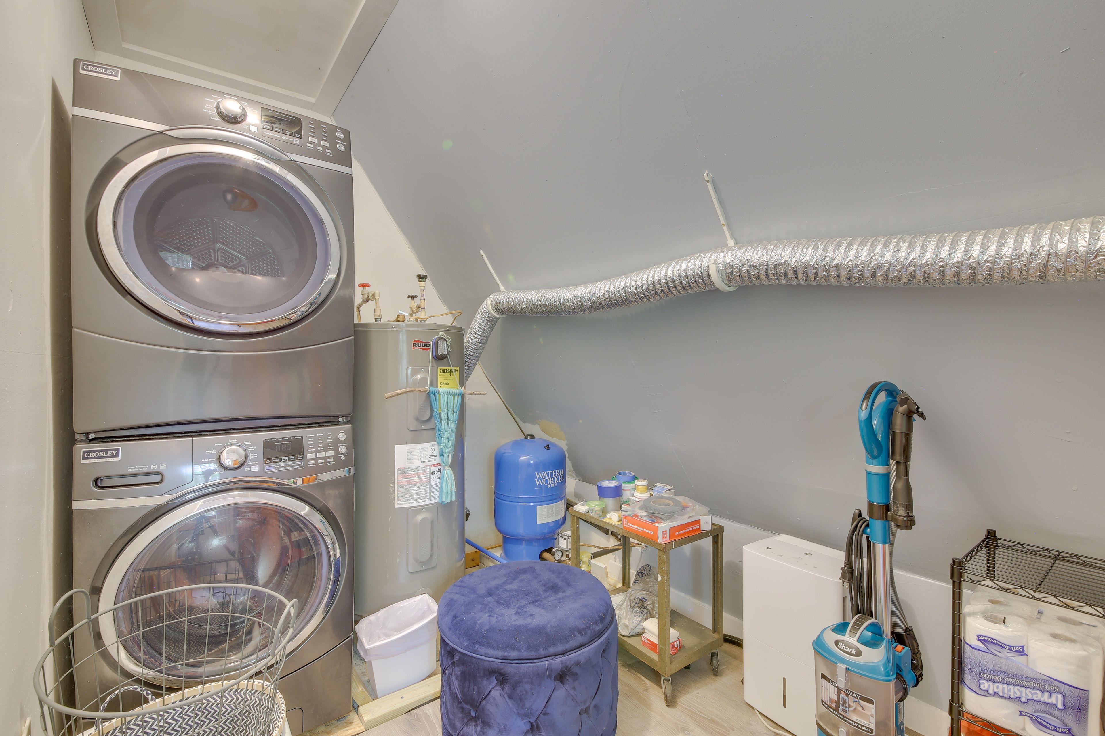 Laundry | Detergent Provided