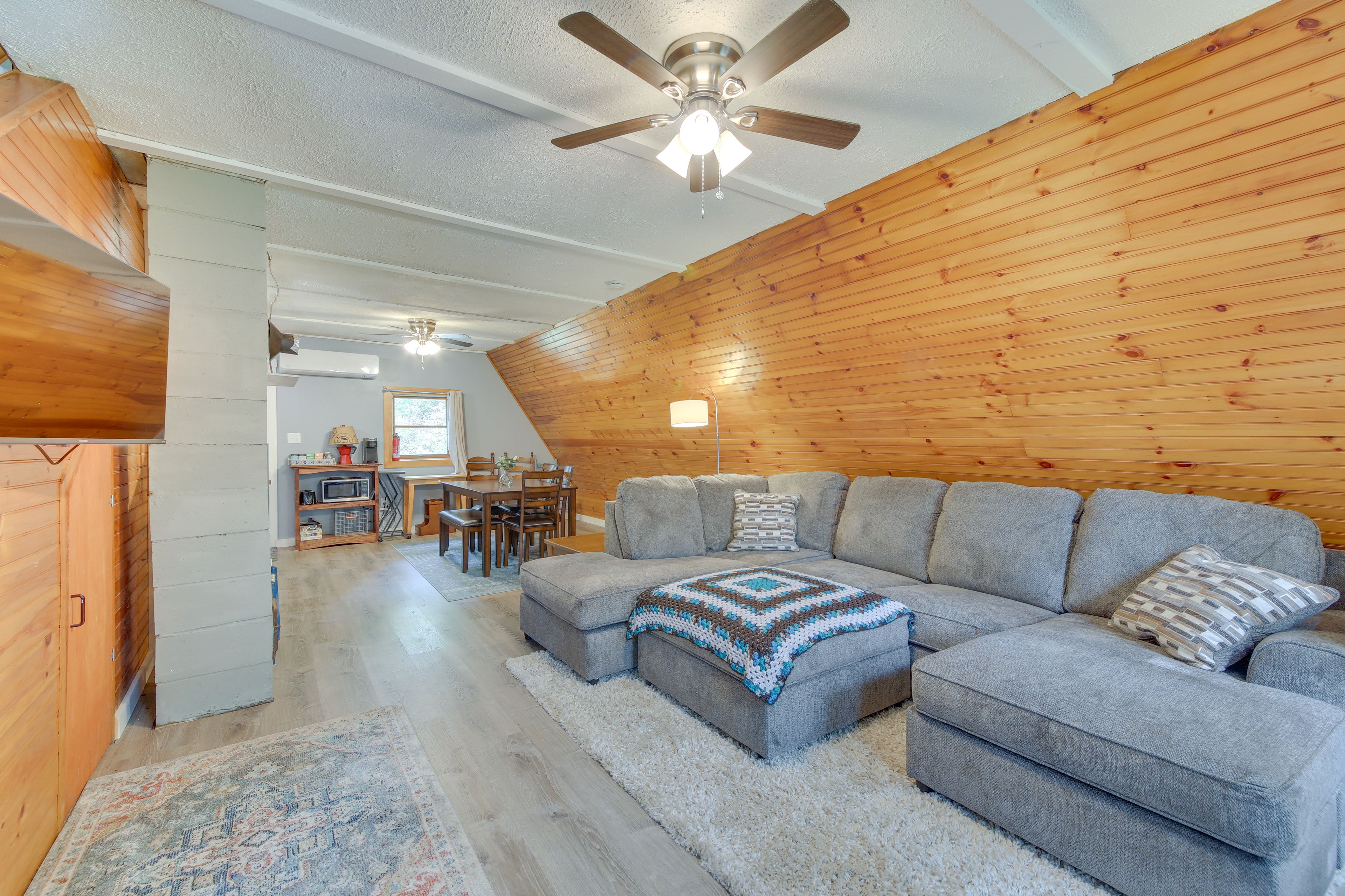 Living Area | Smart TV w/ Cable | Board Games