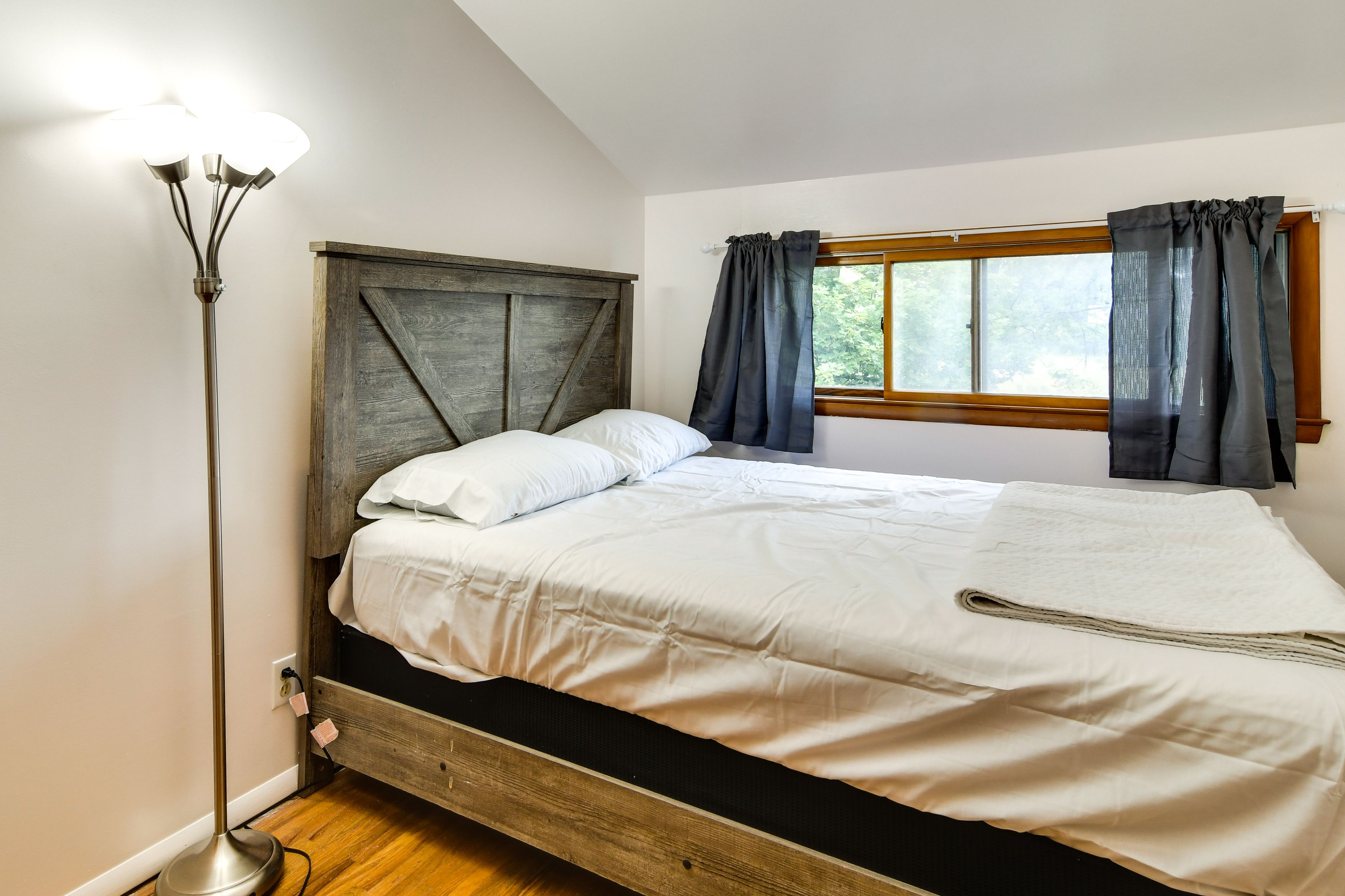 Bedroom 3 | 2nd Floor | Queen Bed