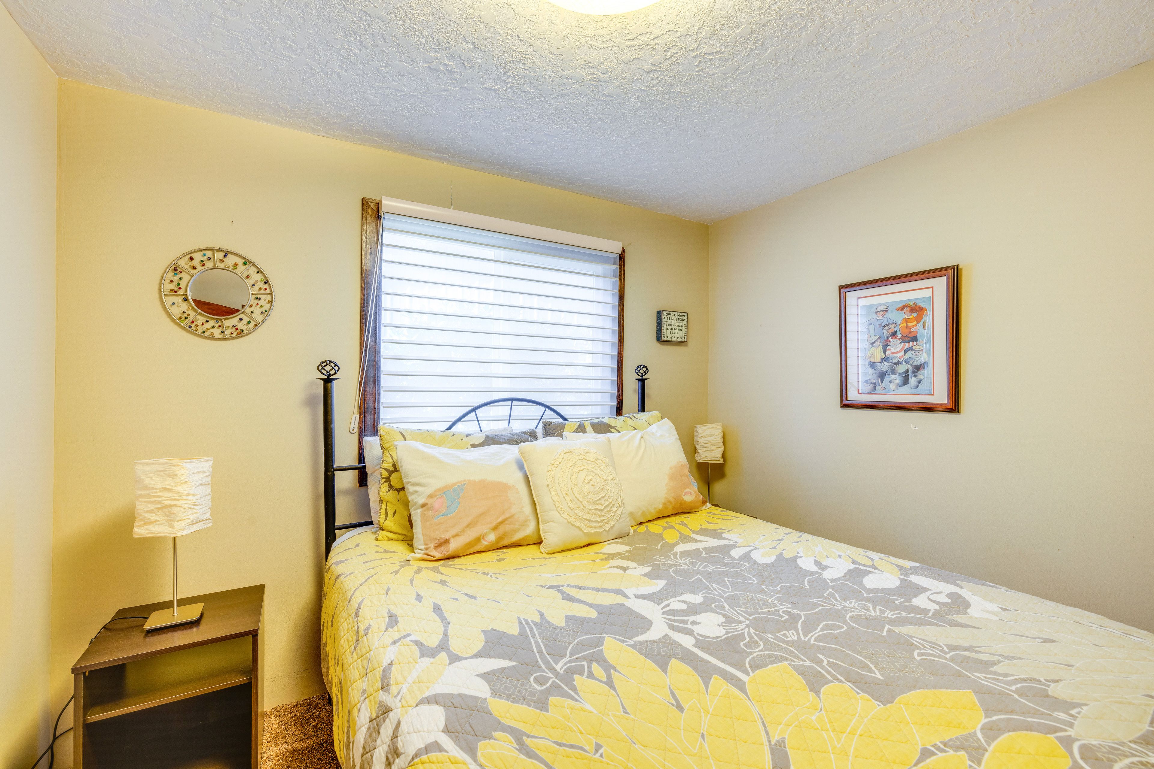 Bedroom 2 | Queen Bed | 1st Floor | Linens Provided