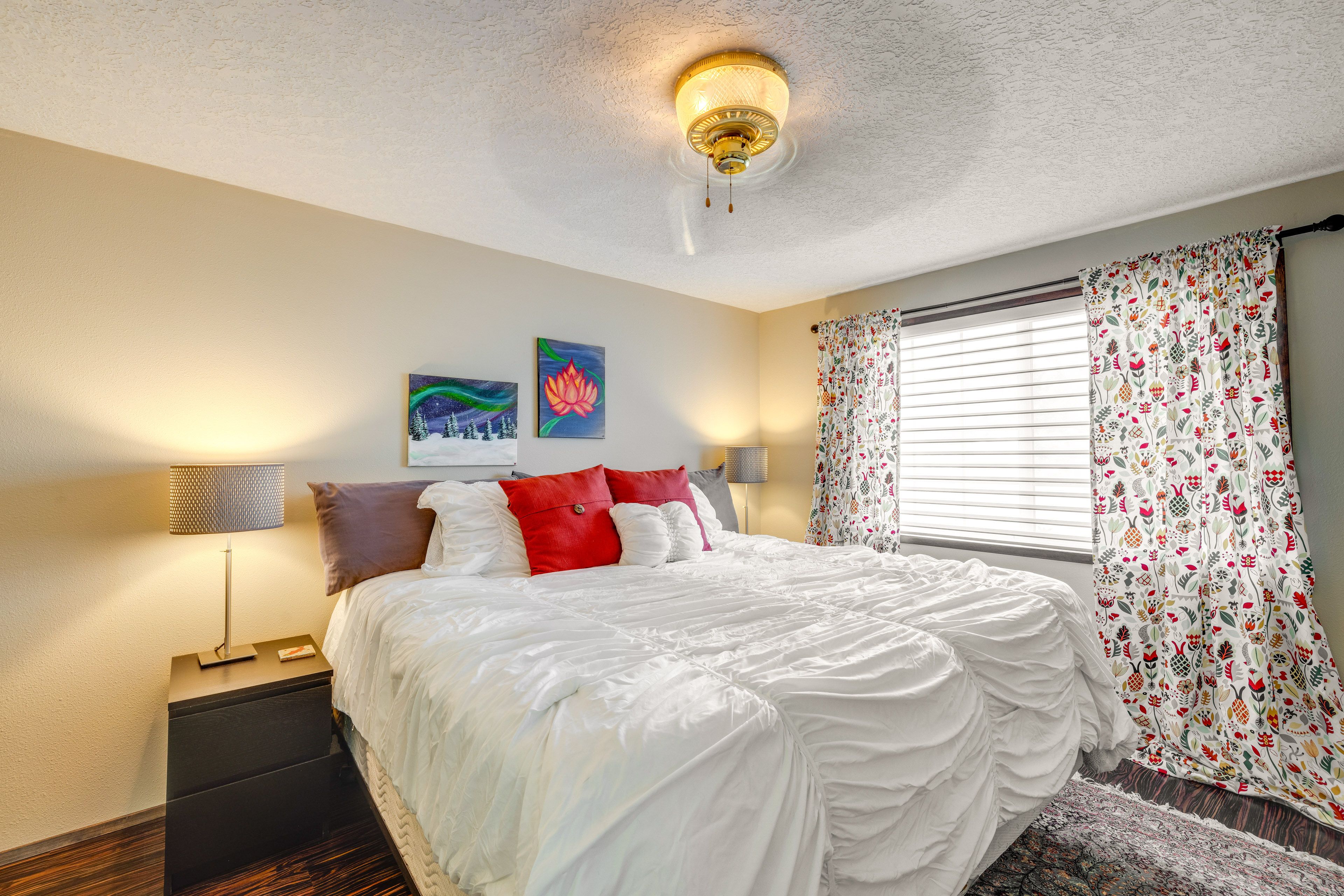 Bedroom 1 | King Bed | 1st Floor | En-Suite Bathroom