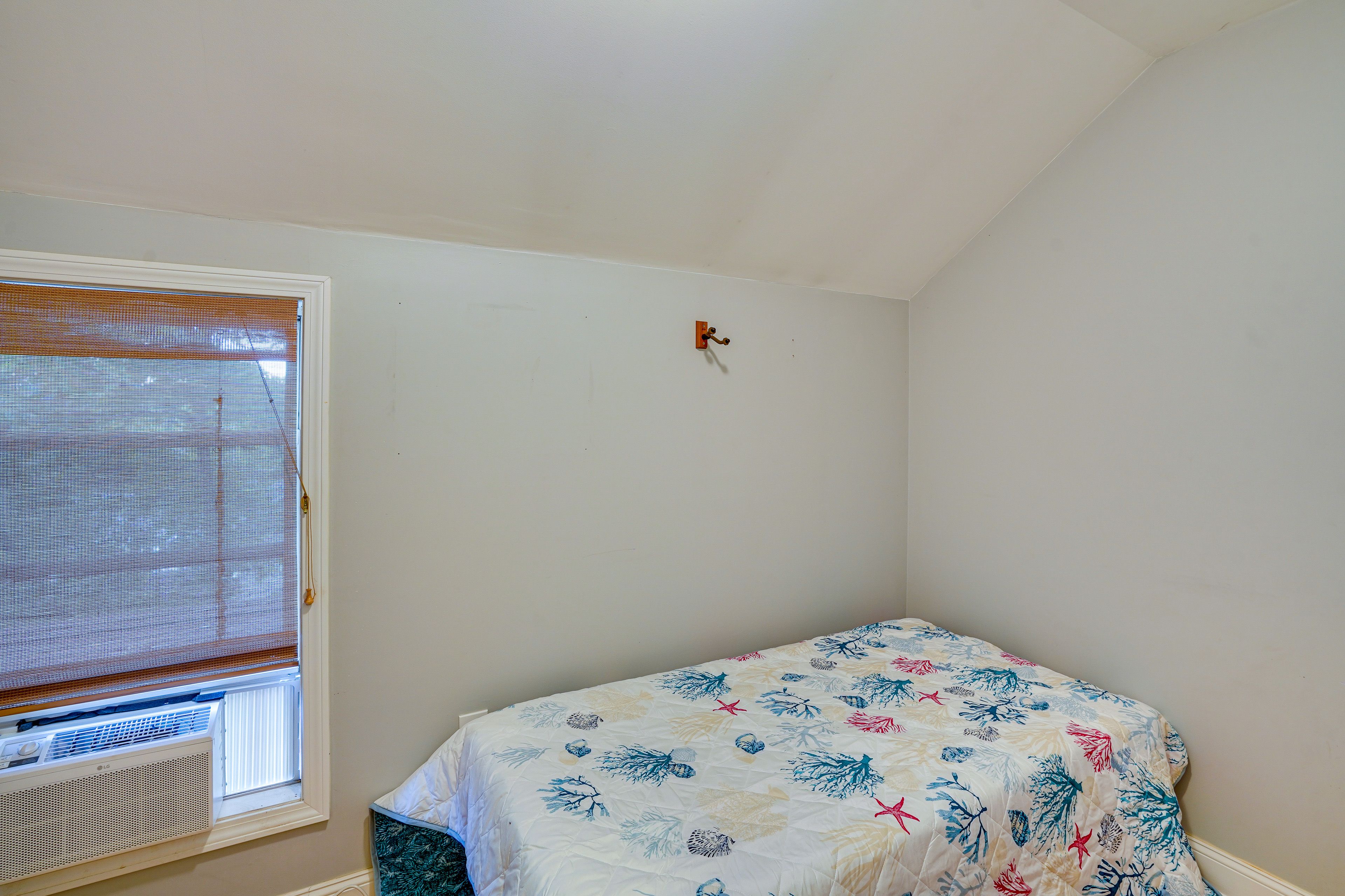 Bedroom 2 | Twin Bed