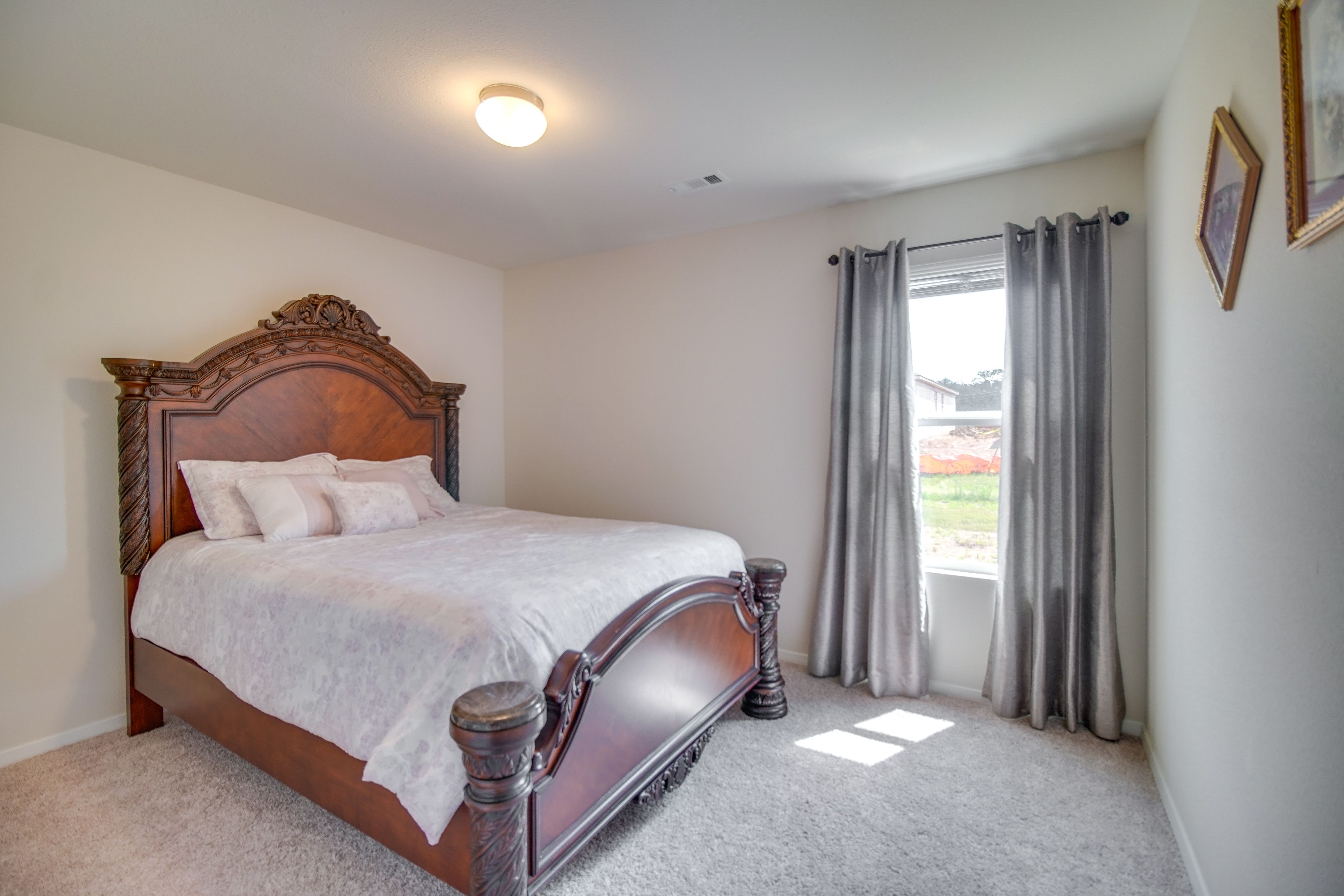 Bedroom 3 | Queen Bed