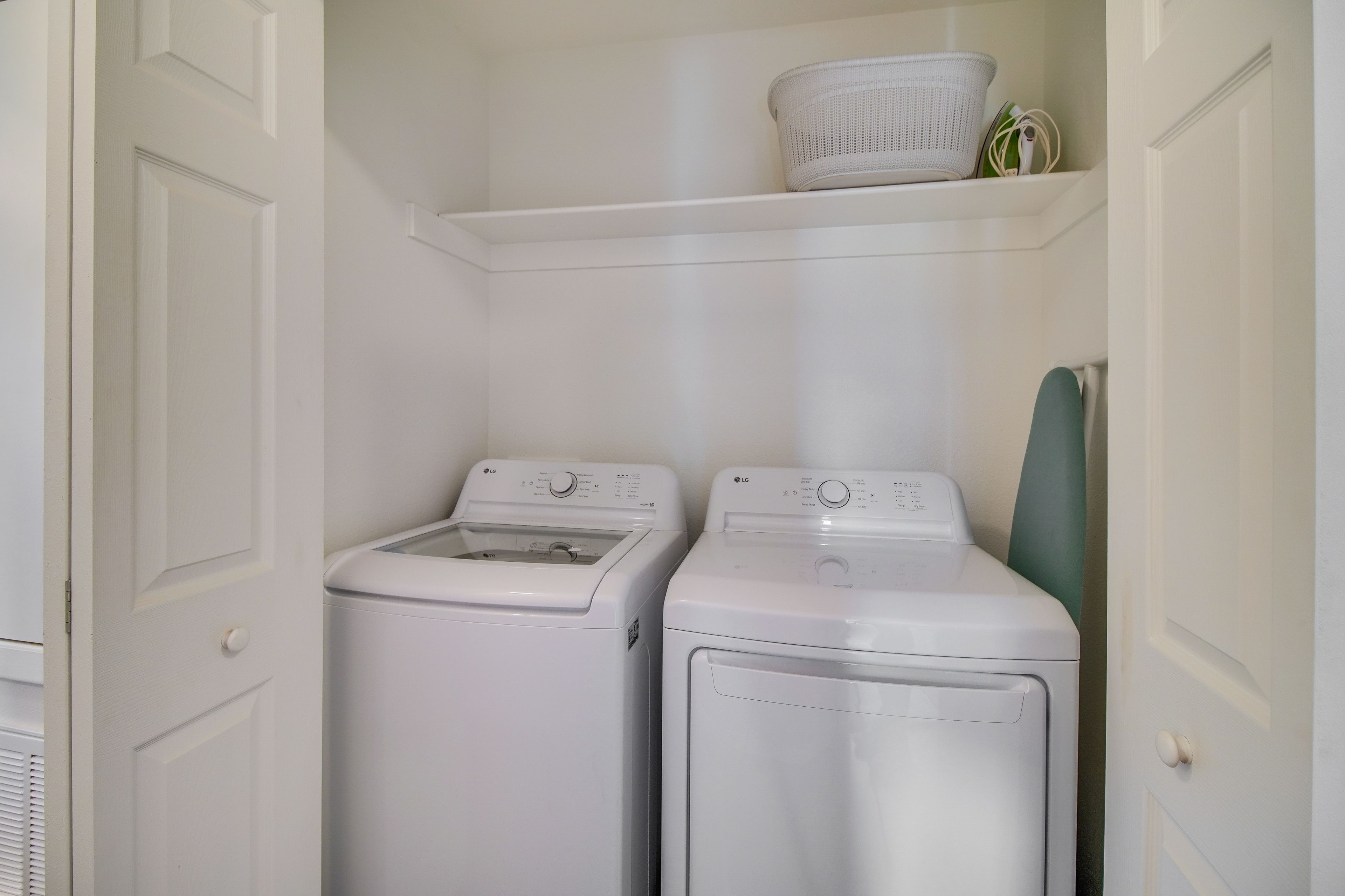 Laundry Area | Washer/Dryer | Trash Bags/Paper Towels