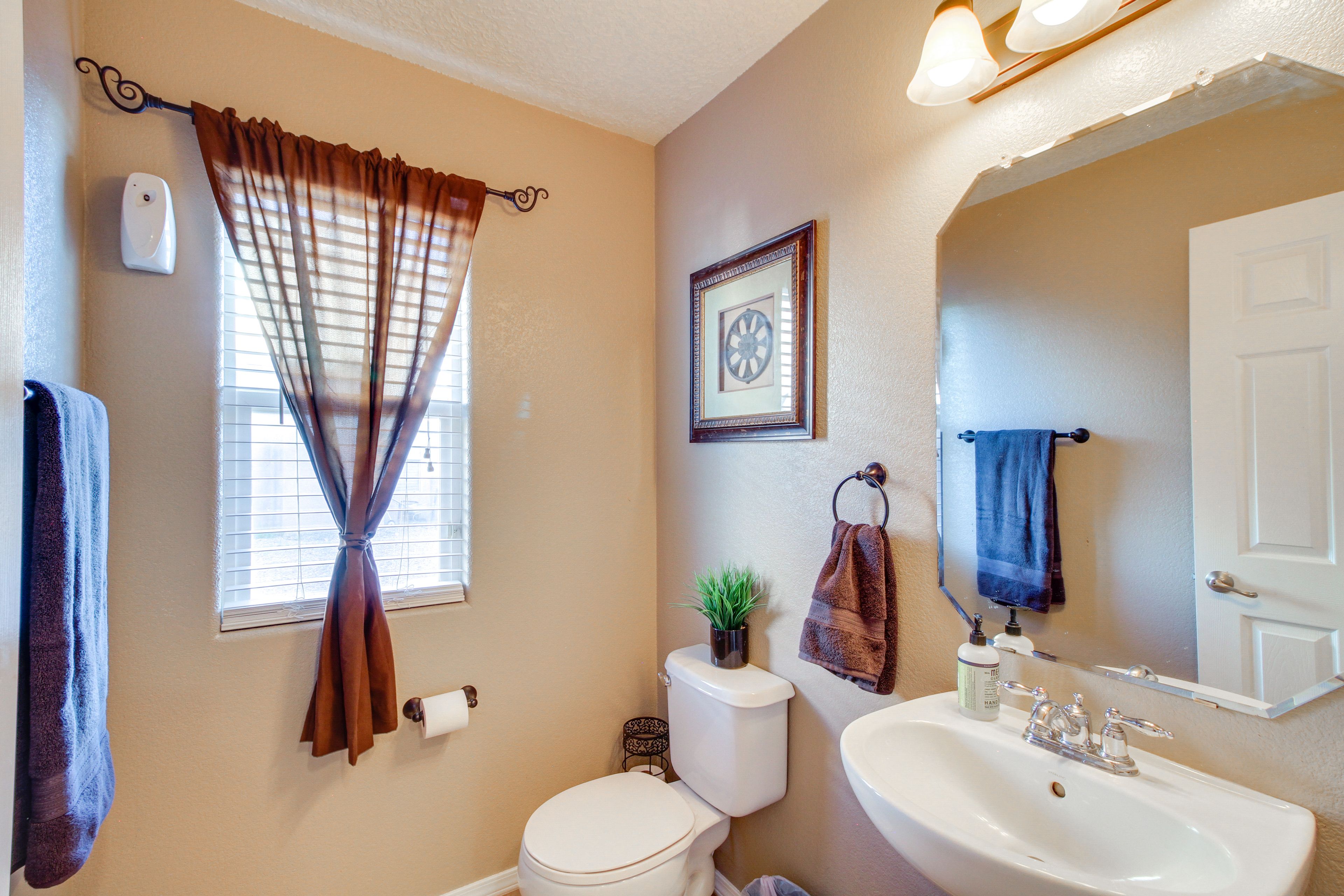 Half Bathroom | 1st Floor
