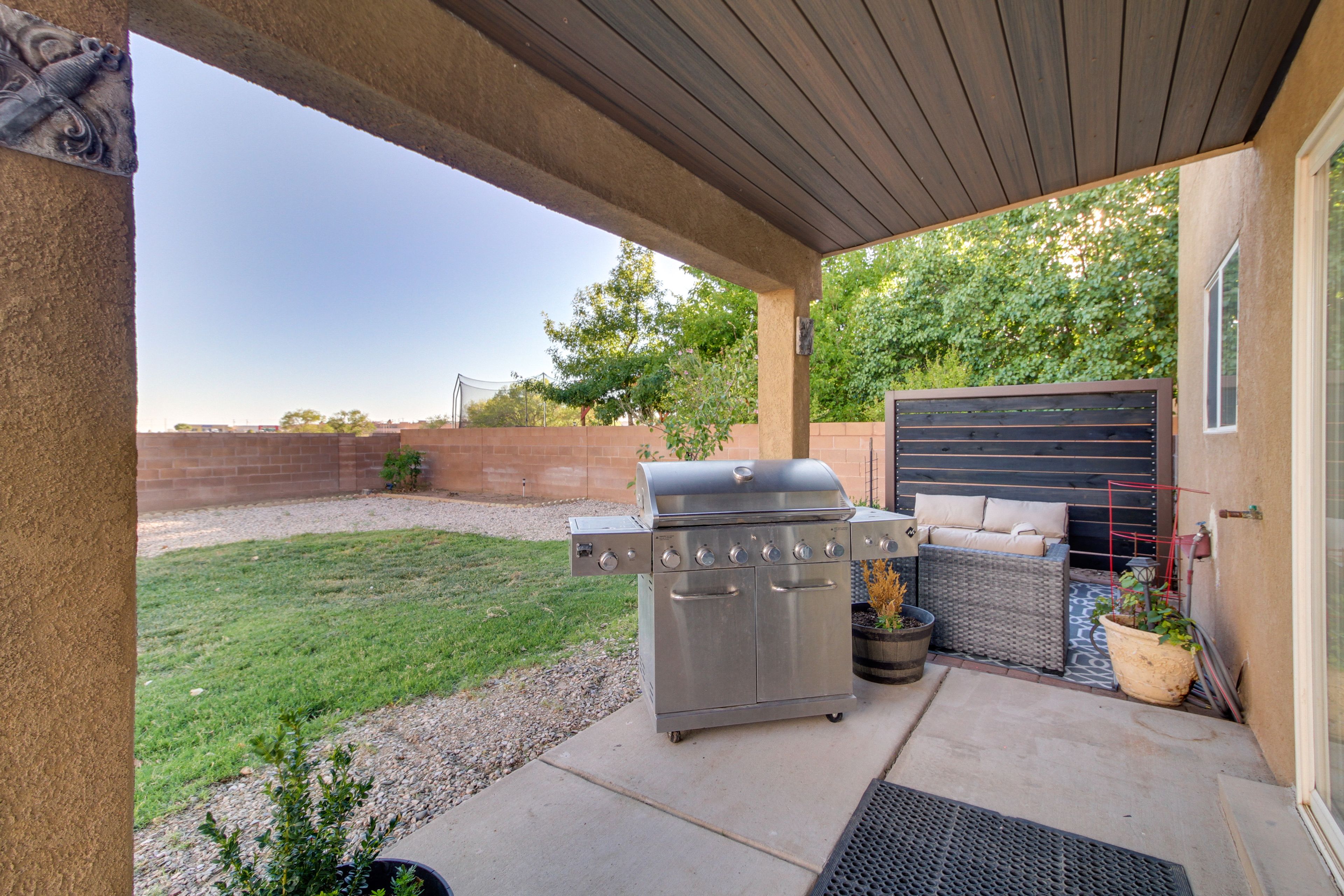 Covered Patio | Gas Grill