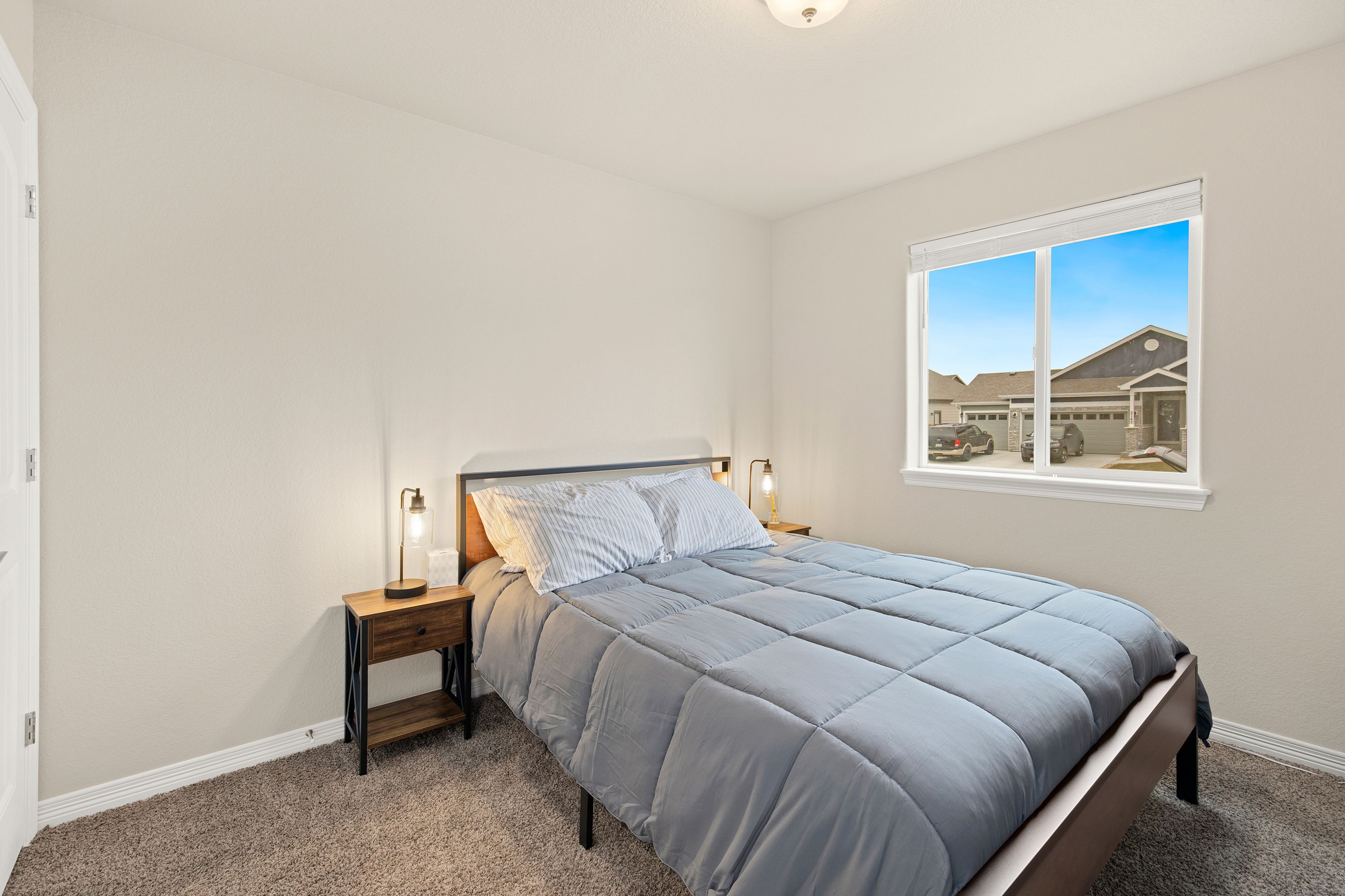Bedroom 3 | Queen Bed
