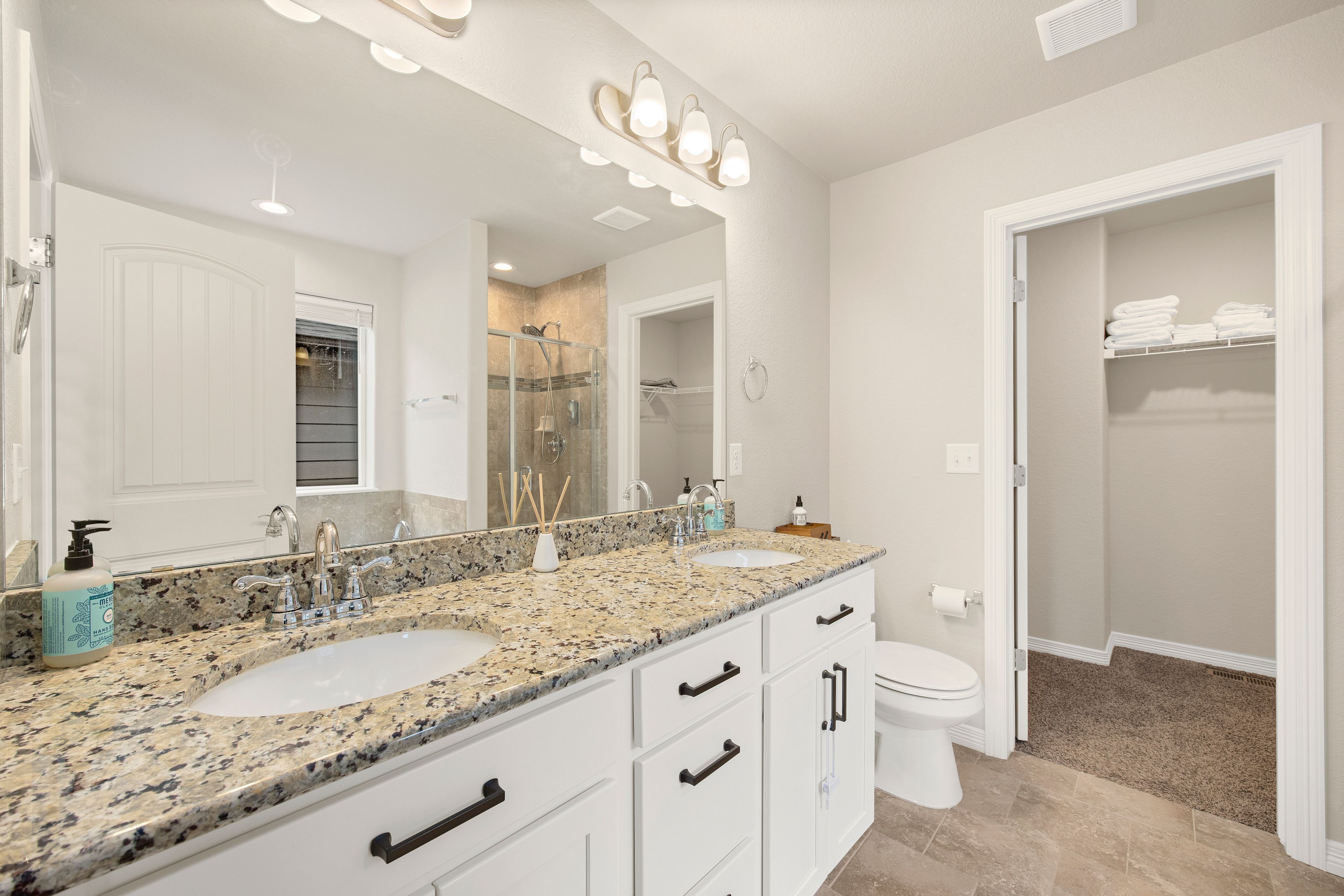 Full Bath | Complimentary Toiletries | Towels Provided