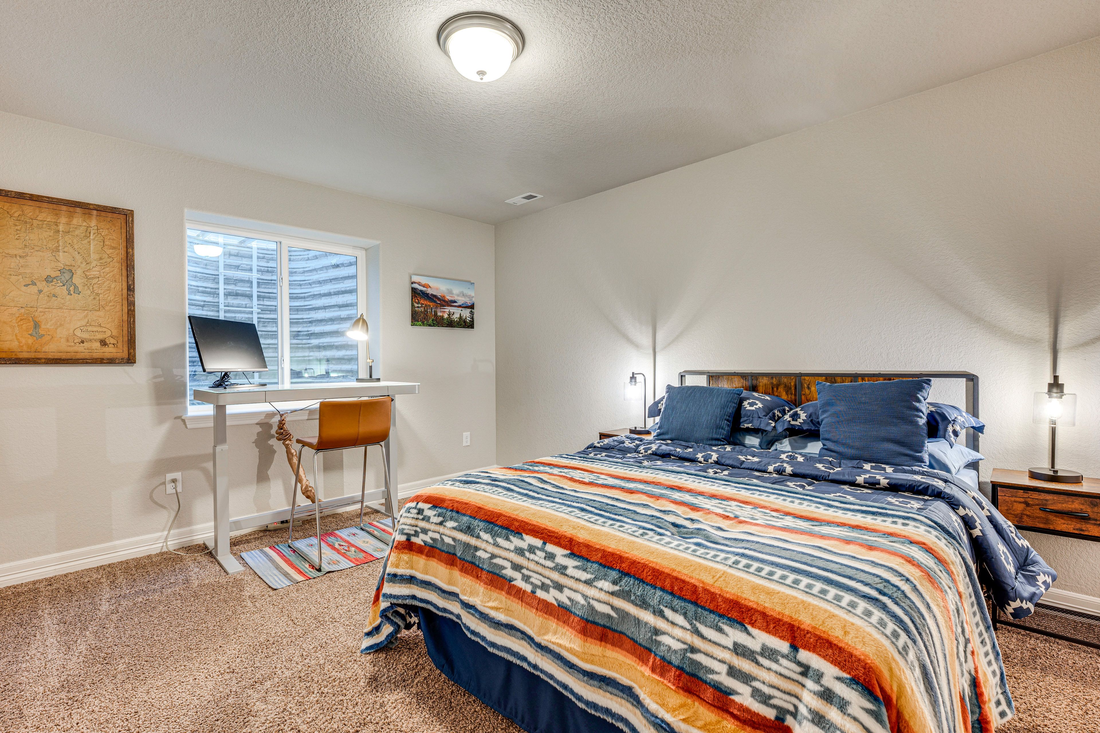 Bedroom 5 | Queen Bed