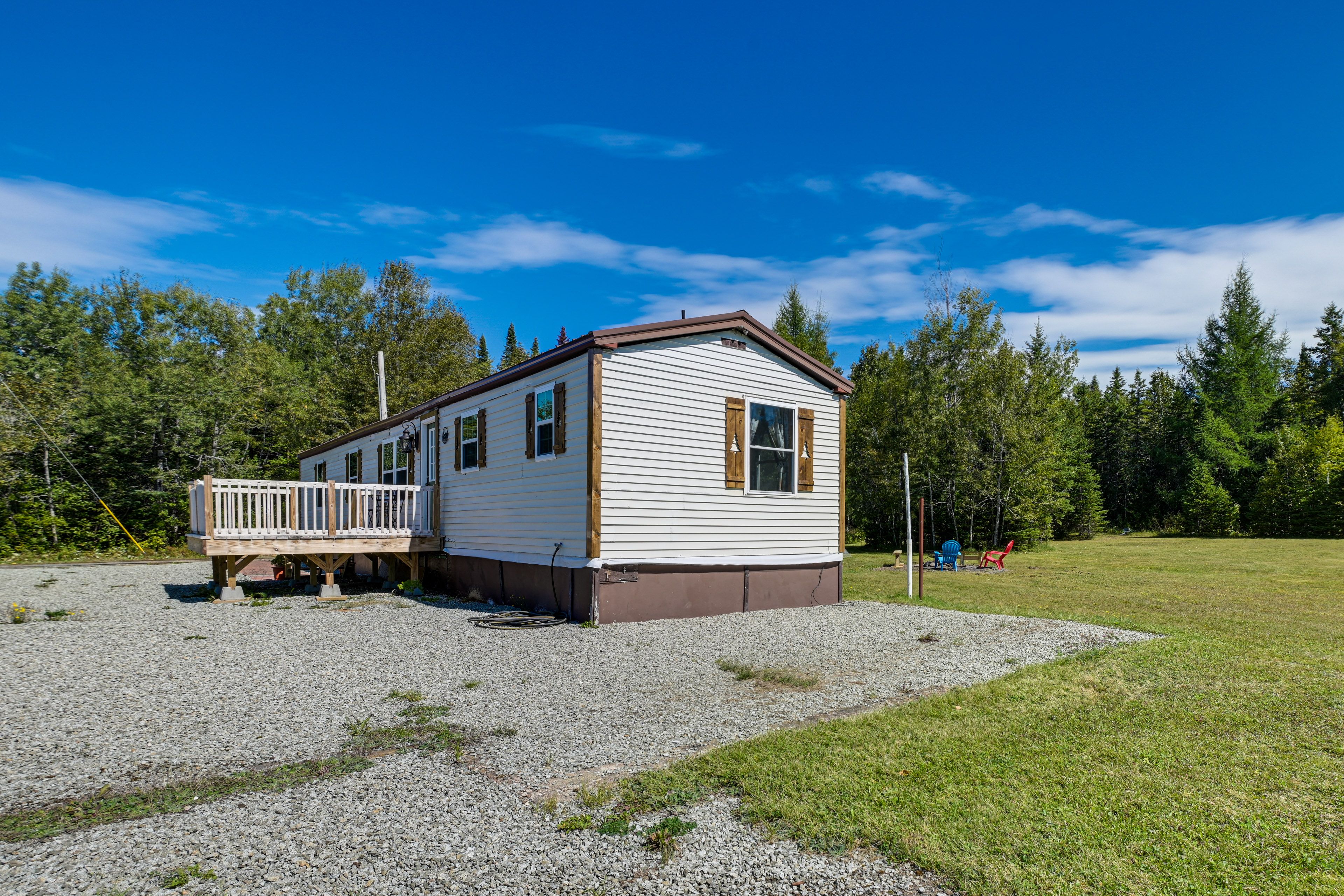 Parking | Driveway (5 Vehicles) | RV/Trailer Parking Available