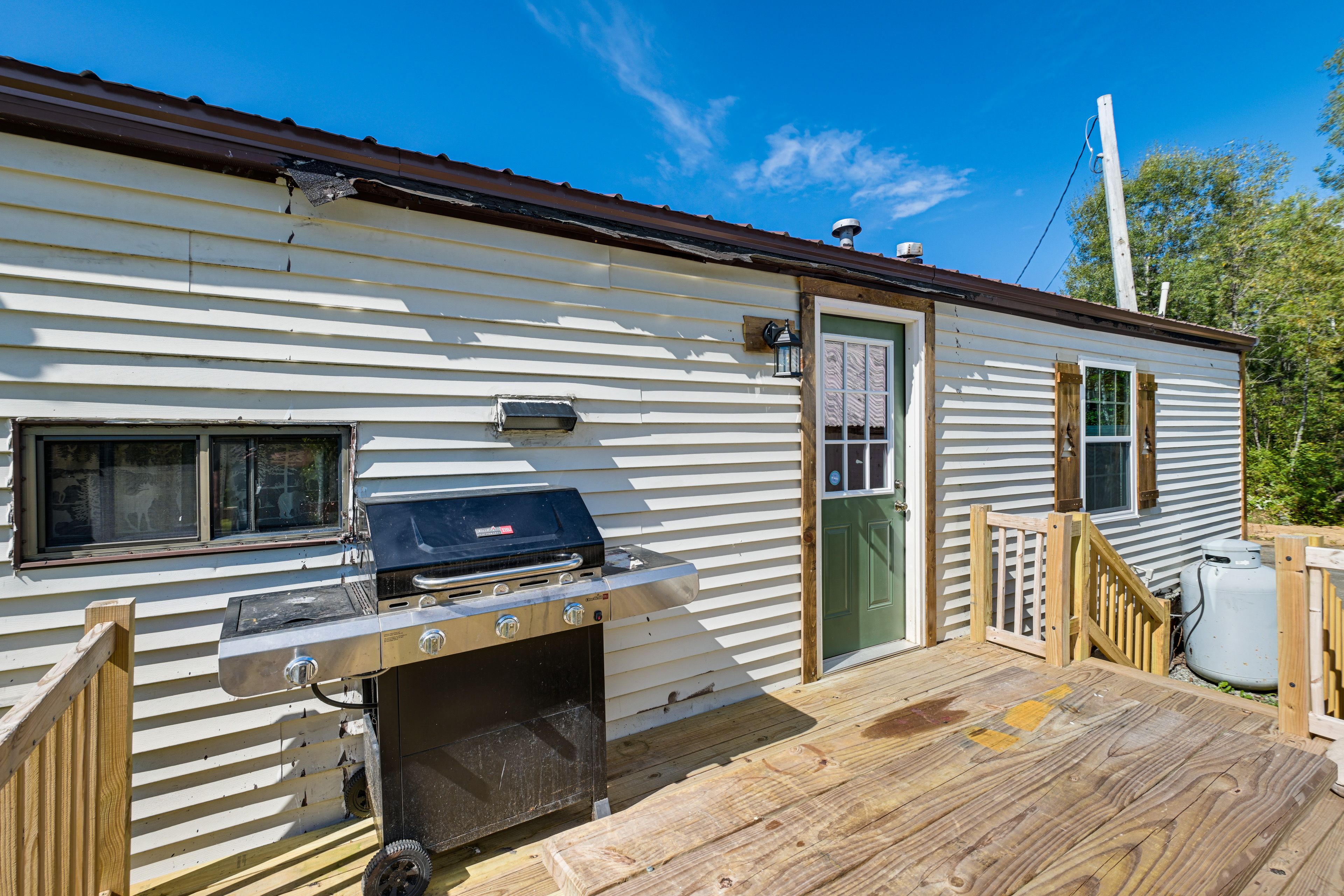 House Exterior | Furnished Deck | Gas Grill | Dining Area