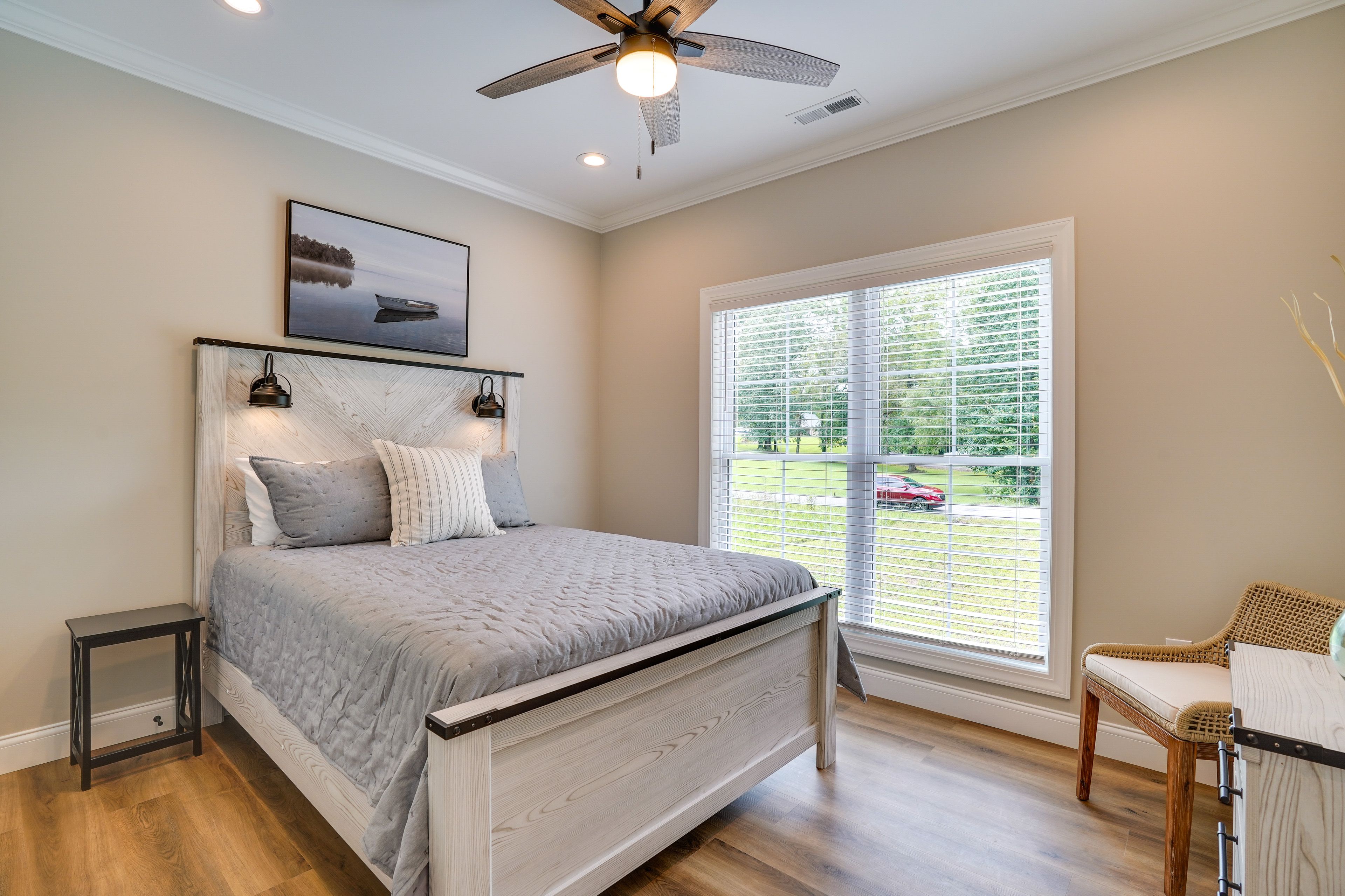 Bedroom 2 | Queen Bed