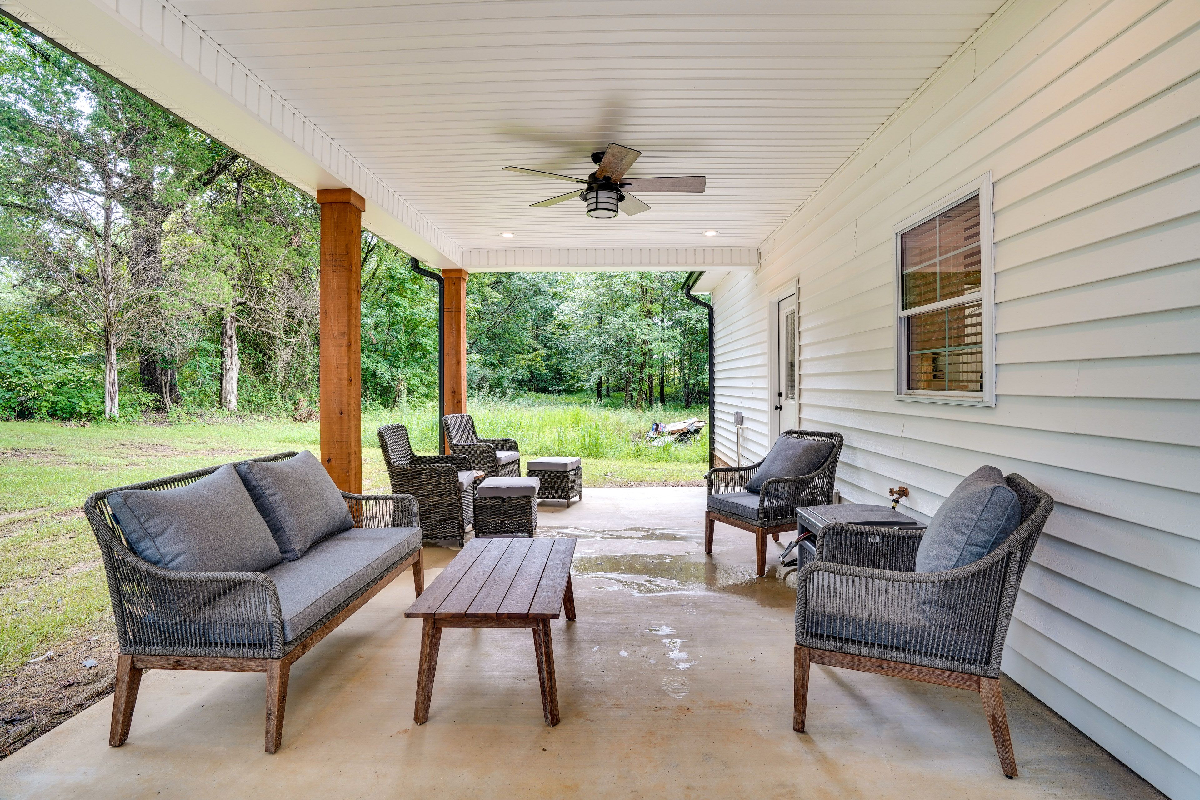 Covered Patio | Gas Grill