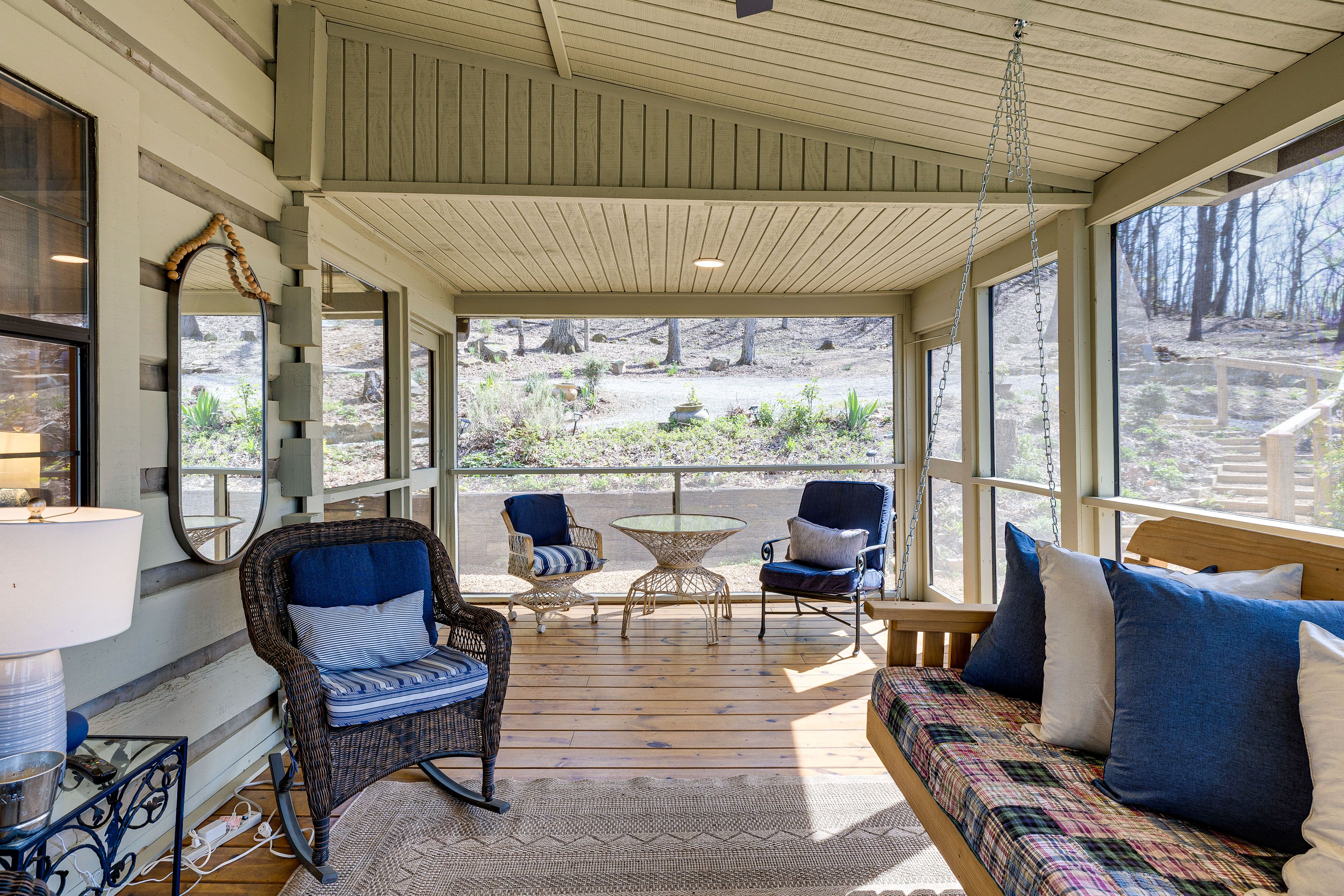 Screened-In Porch