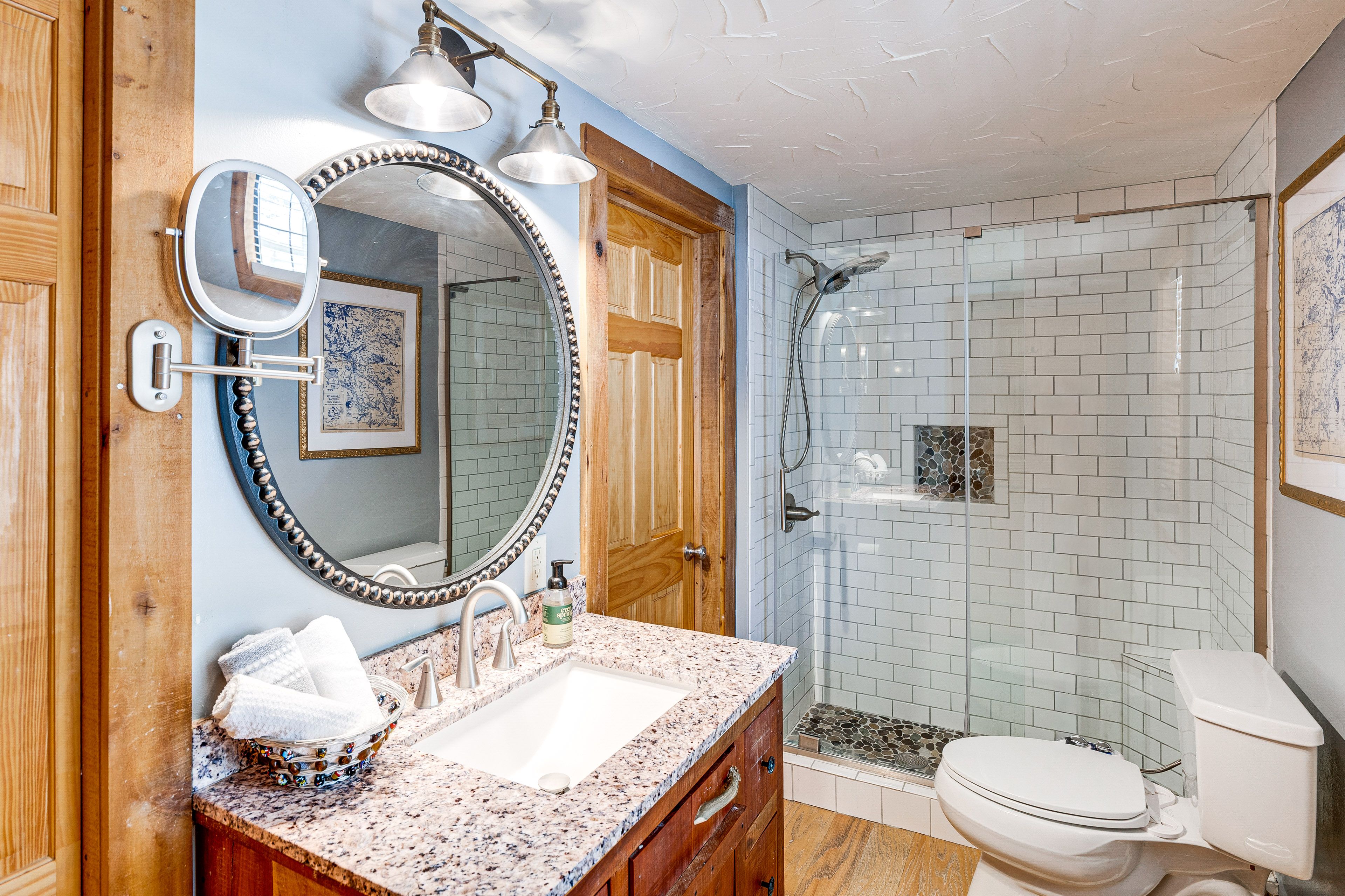Full Bathroom | 1st Floor