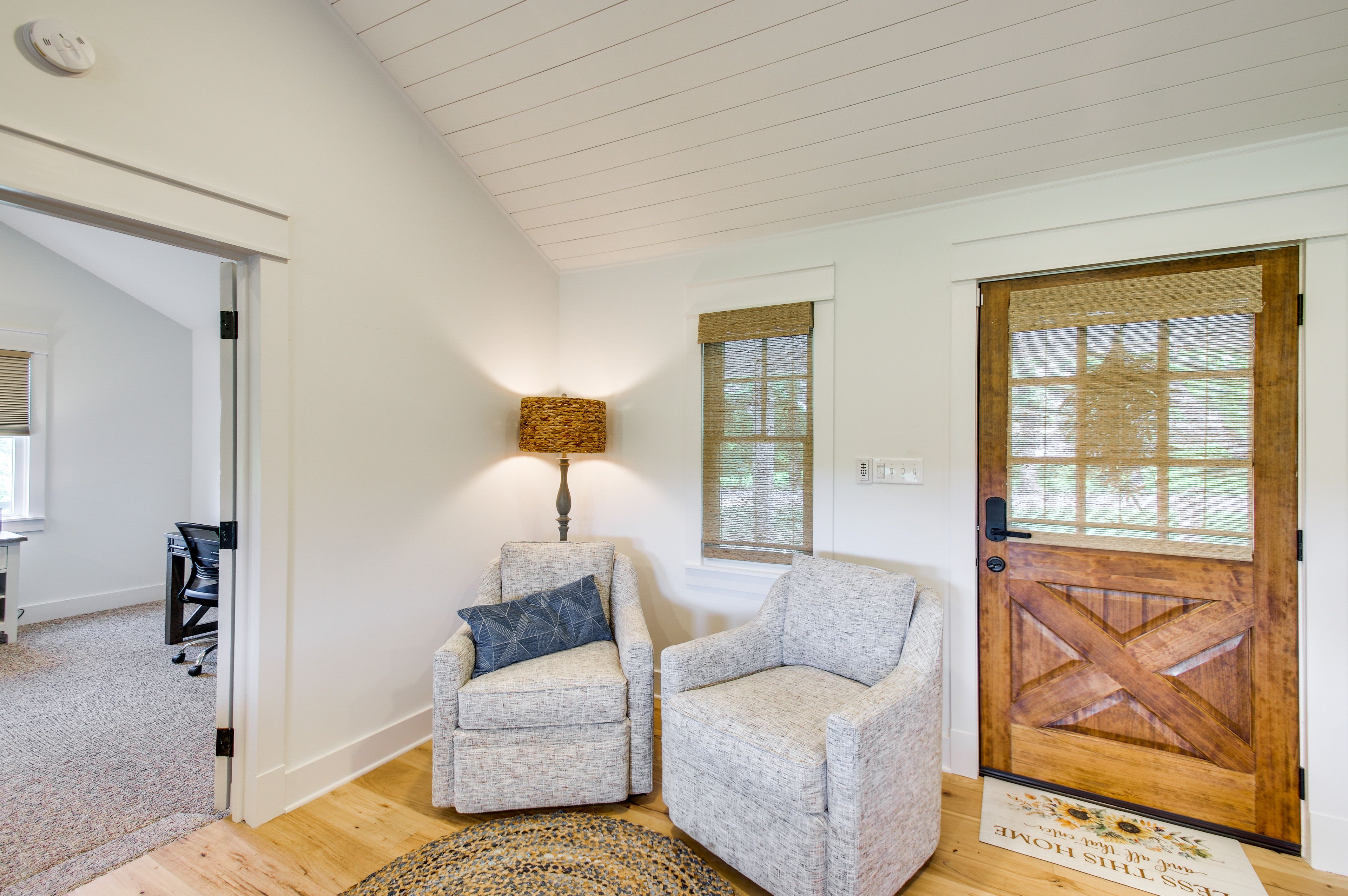 Foyer | Private Entrance
