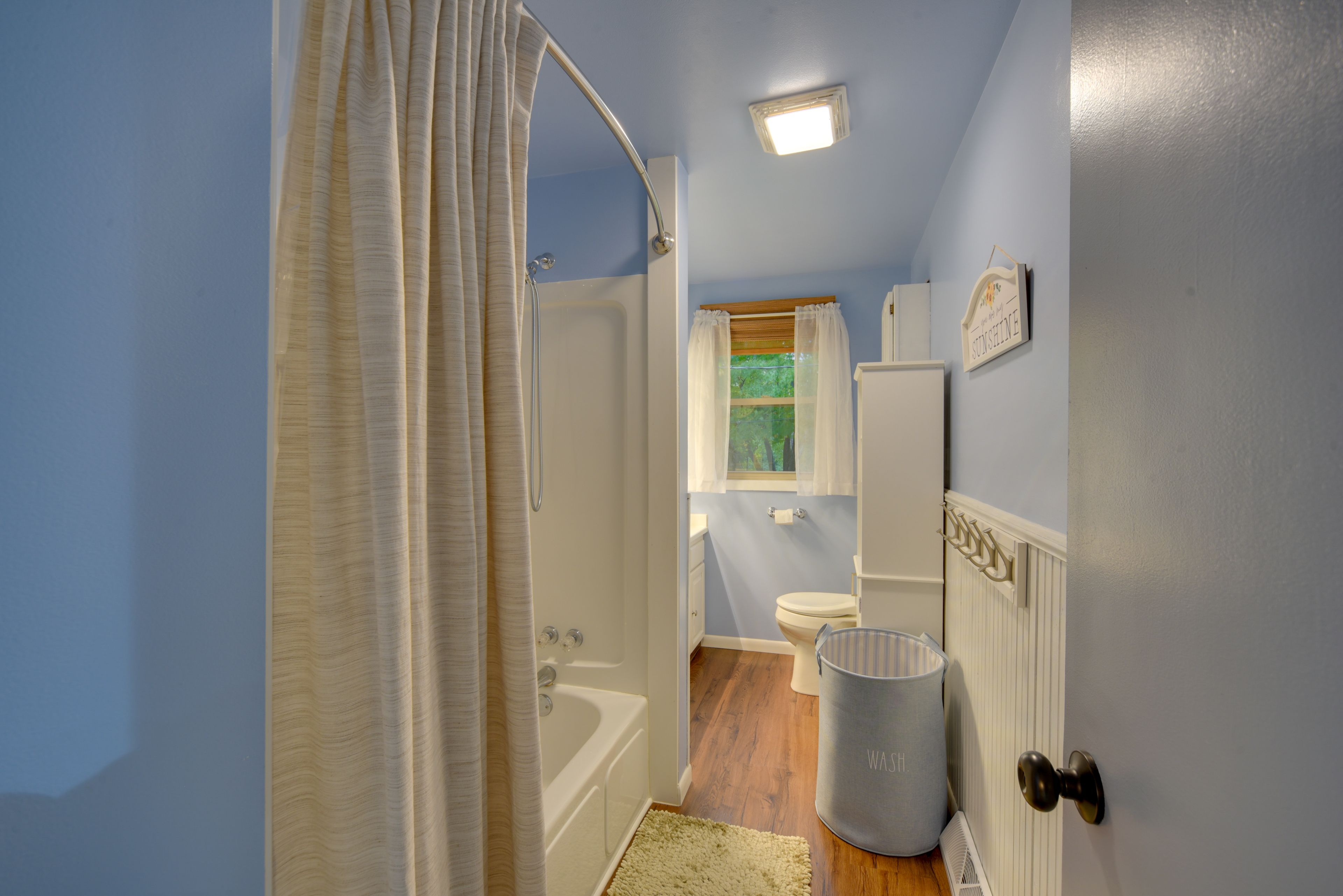 Full Bathroom | Main Floor