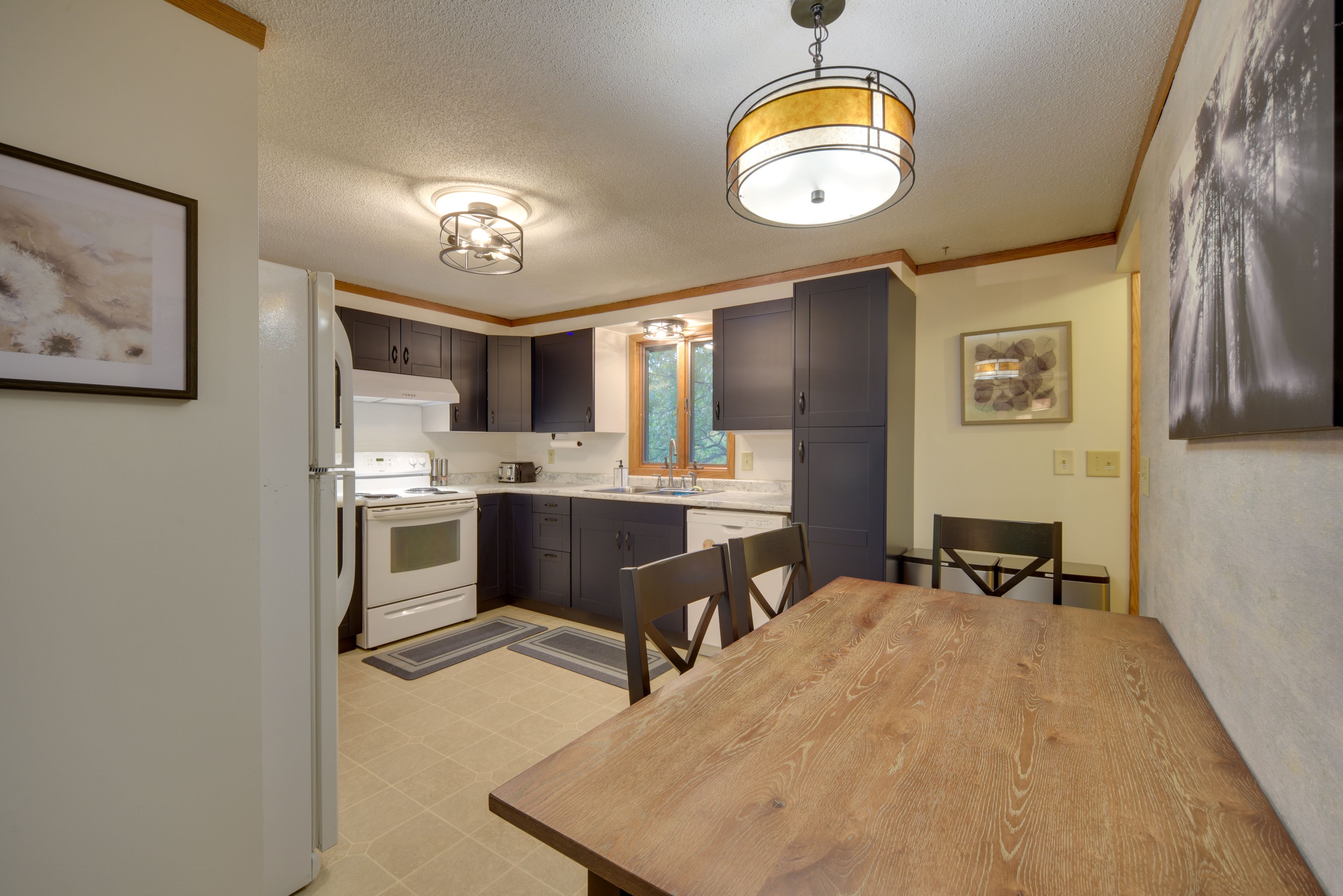 Dining Area | Dishware/Flatware