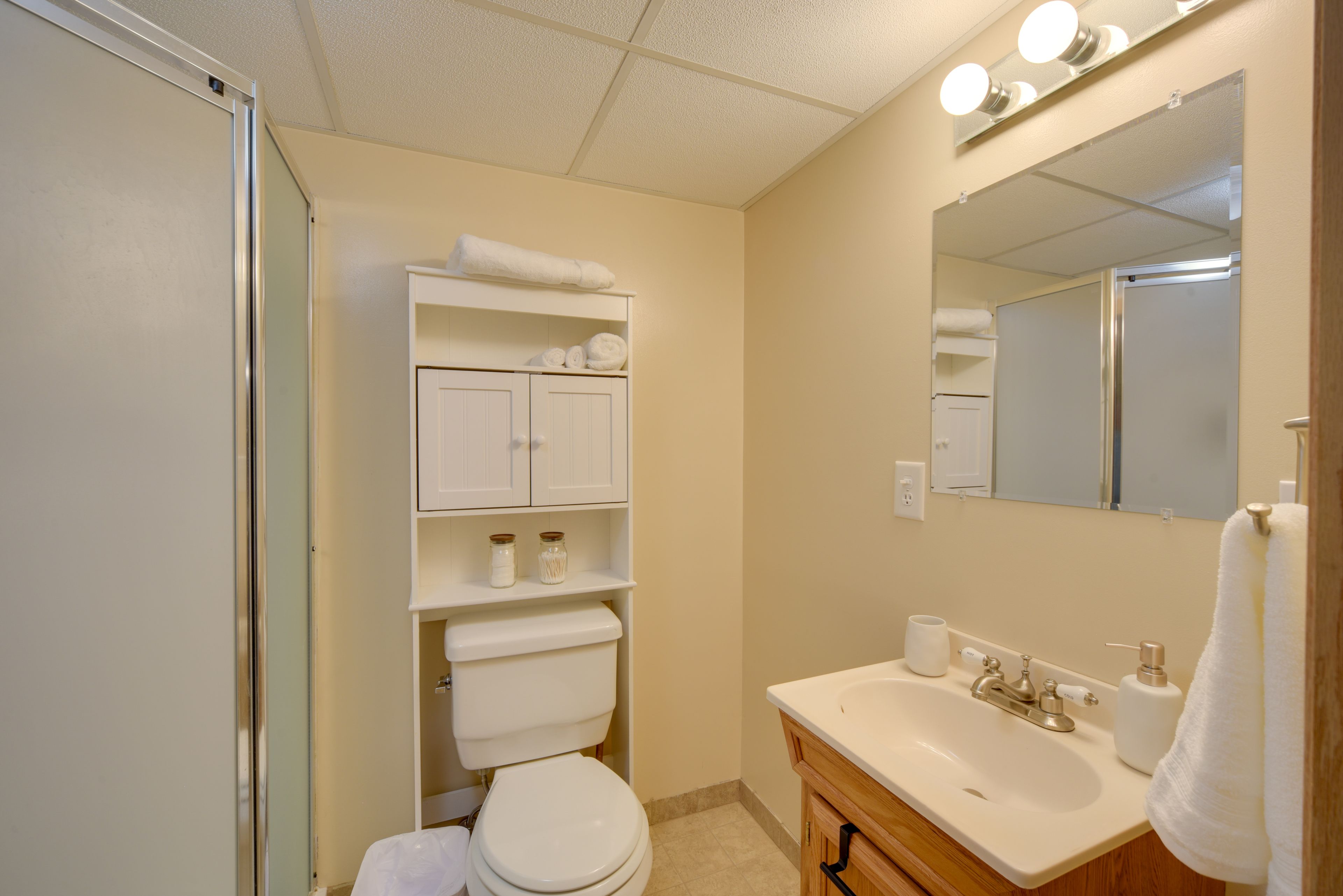 Full Bathroom | Lower Floor
