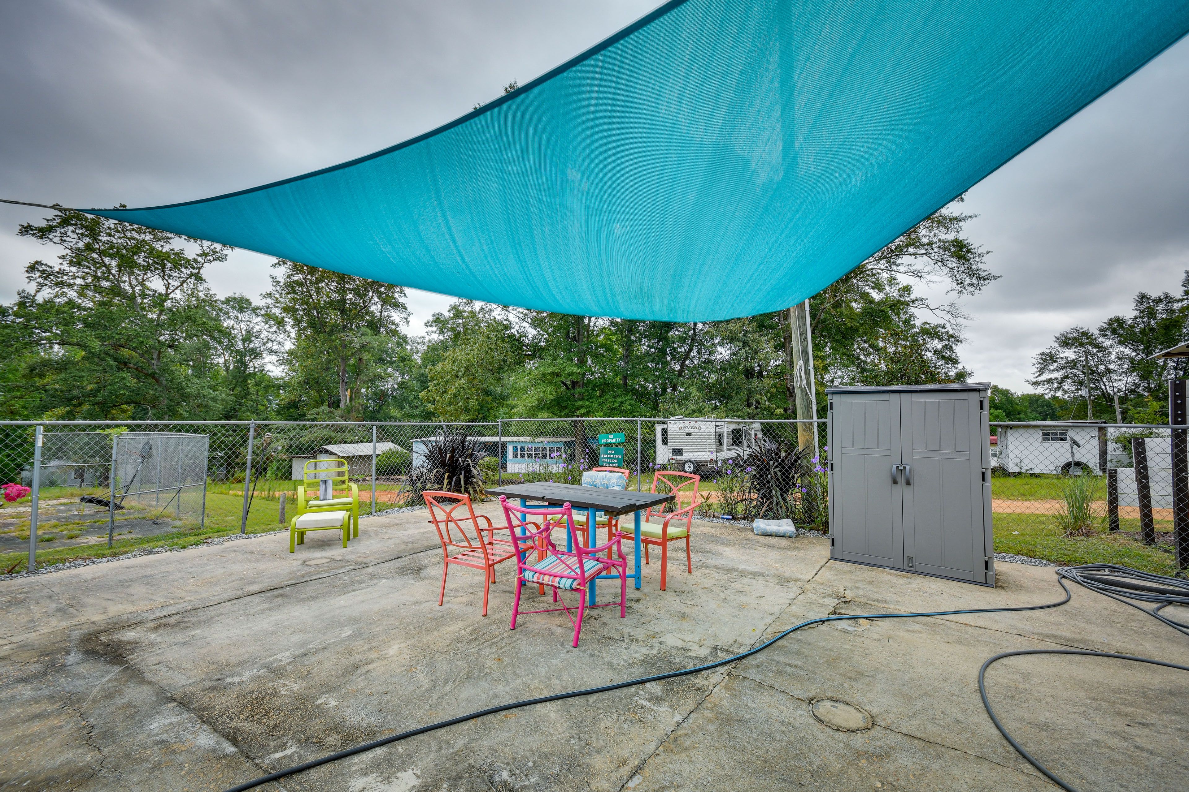 Community Pool + Dining Areas